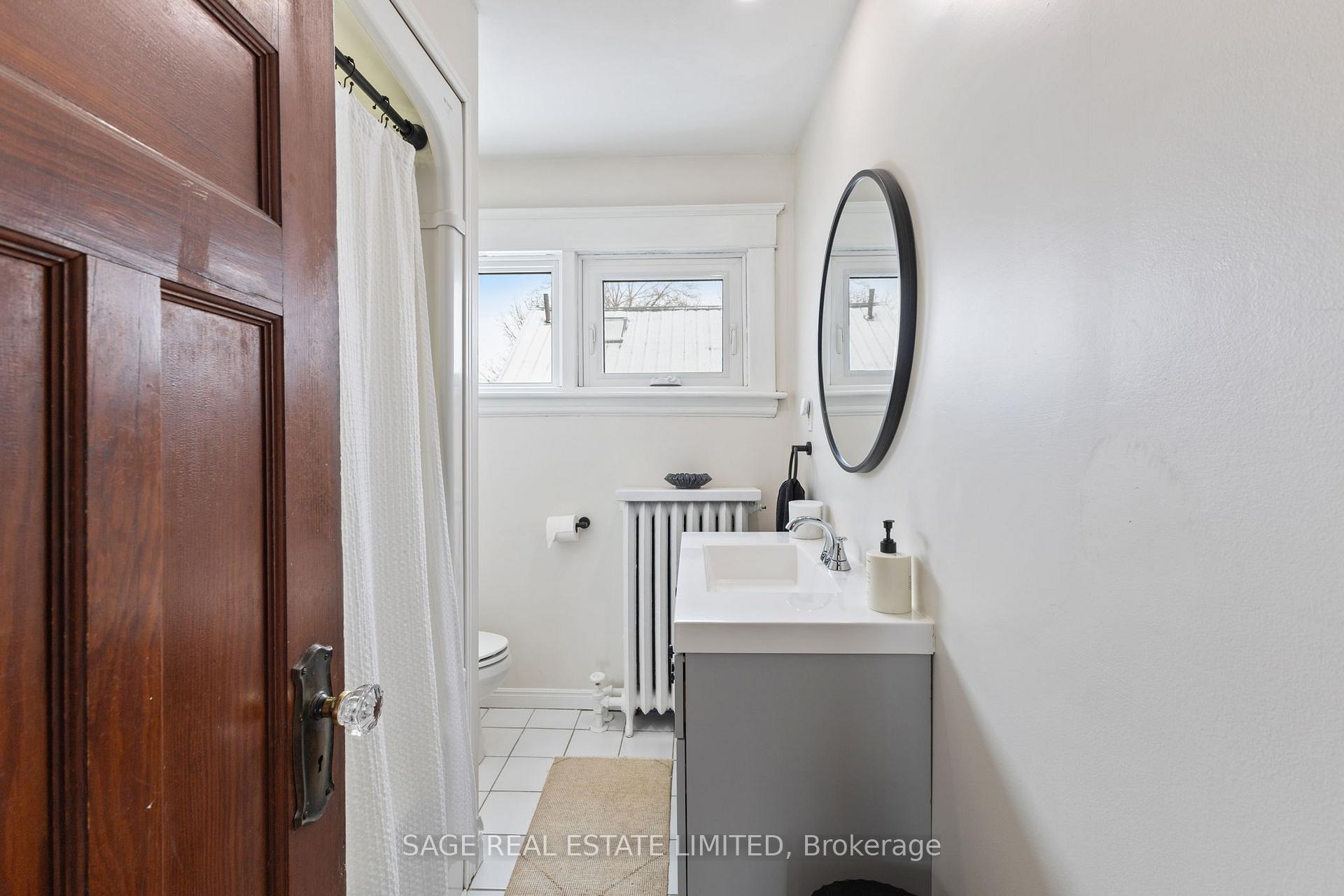 Photo 32 of 40 Main Street, St. Catharines, Port Dalhousie — HOMEH