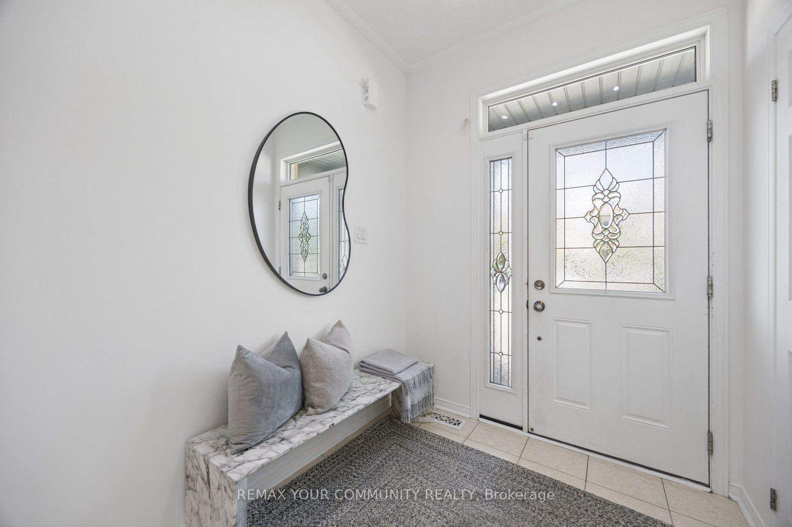 Photo 4 of 21 Warbler Avenue, Vaughan, Patterson — HOMEH