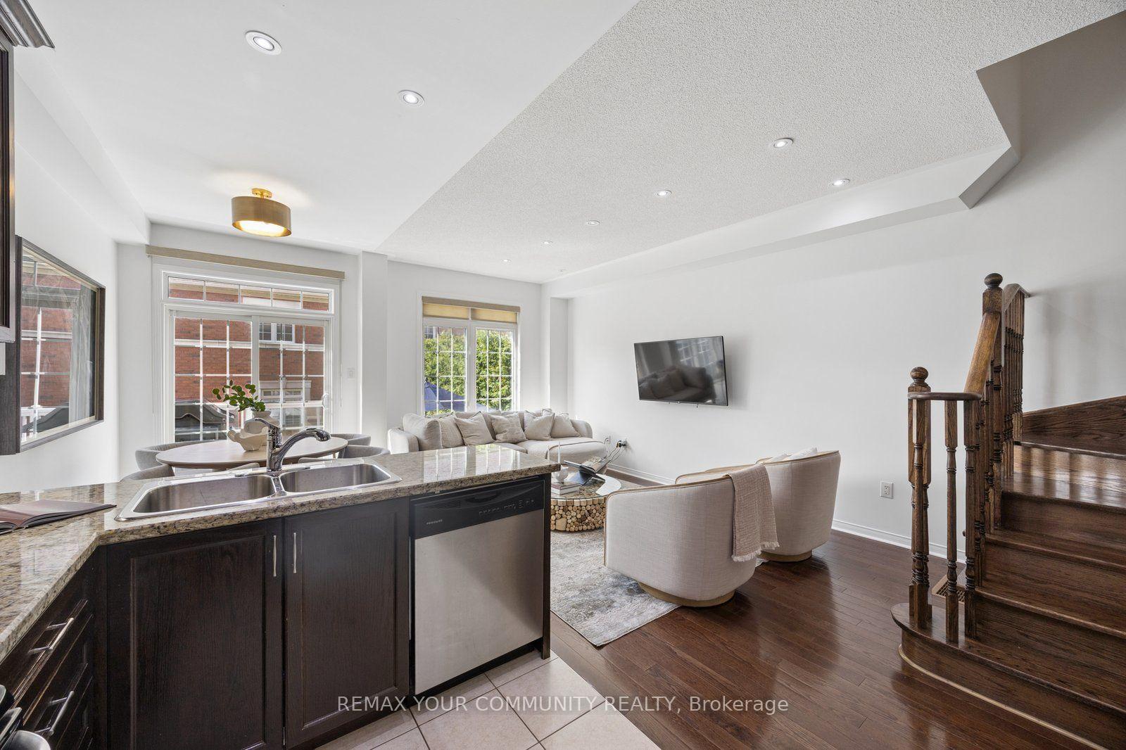 Photo 8 of 21 Warbler Avenue, Vaughan, Patterson — HOMEH