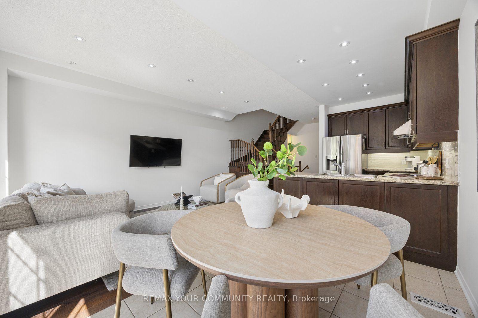 Photo 9 of 21 Warbler Avenue, Vaughan, Patterson — HOMEH