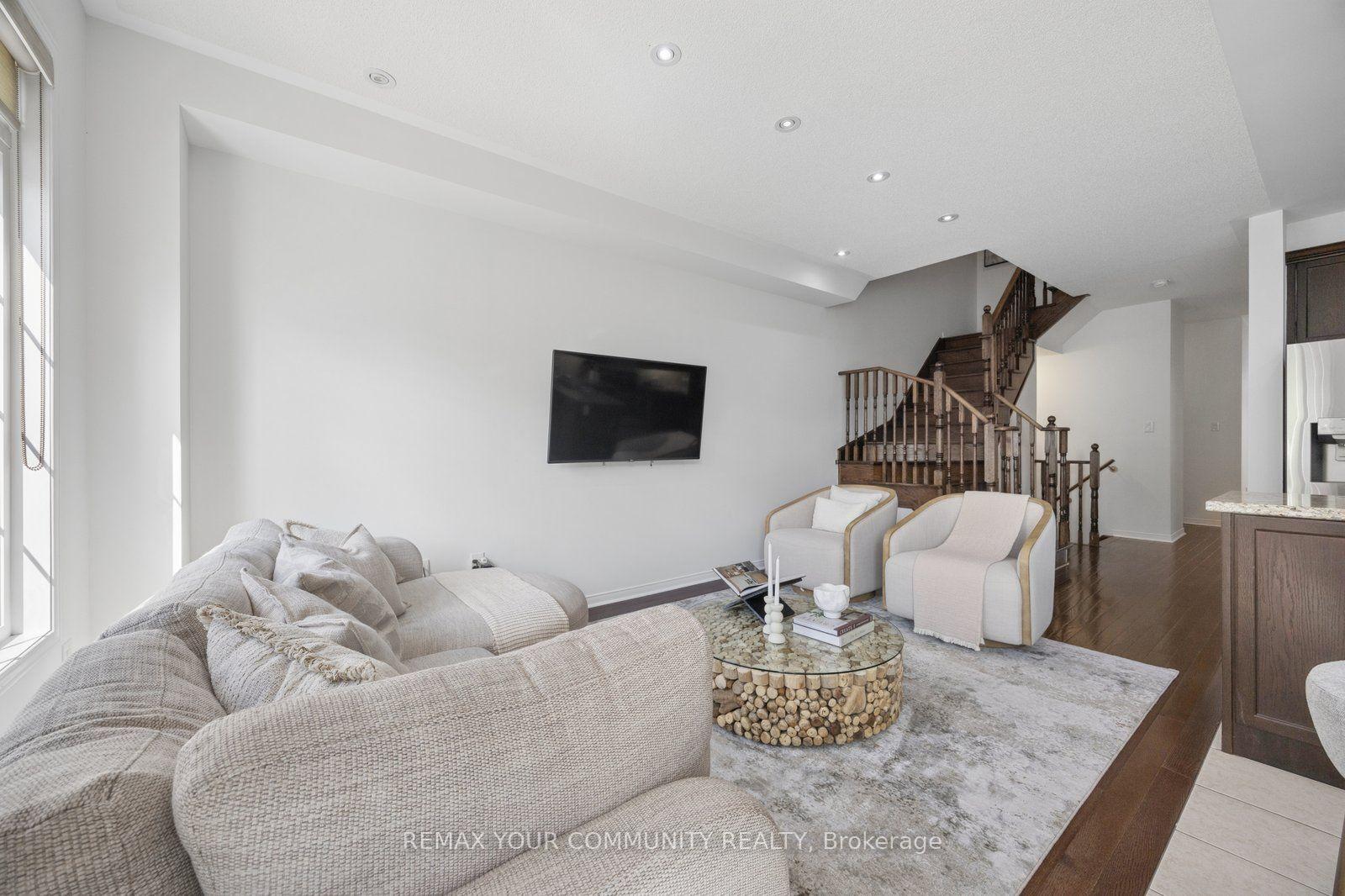 Photo 13 of 21 Warbler Avenue, Vaughan, Patterson — HOMEH