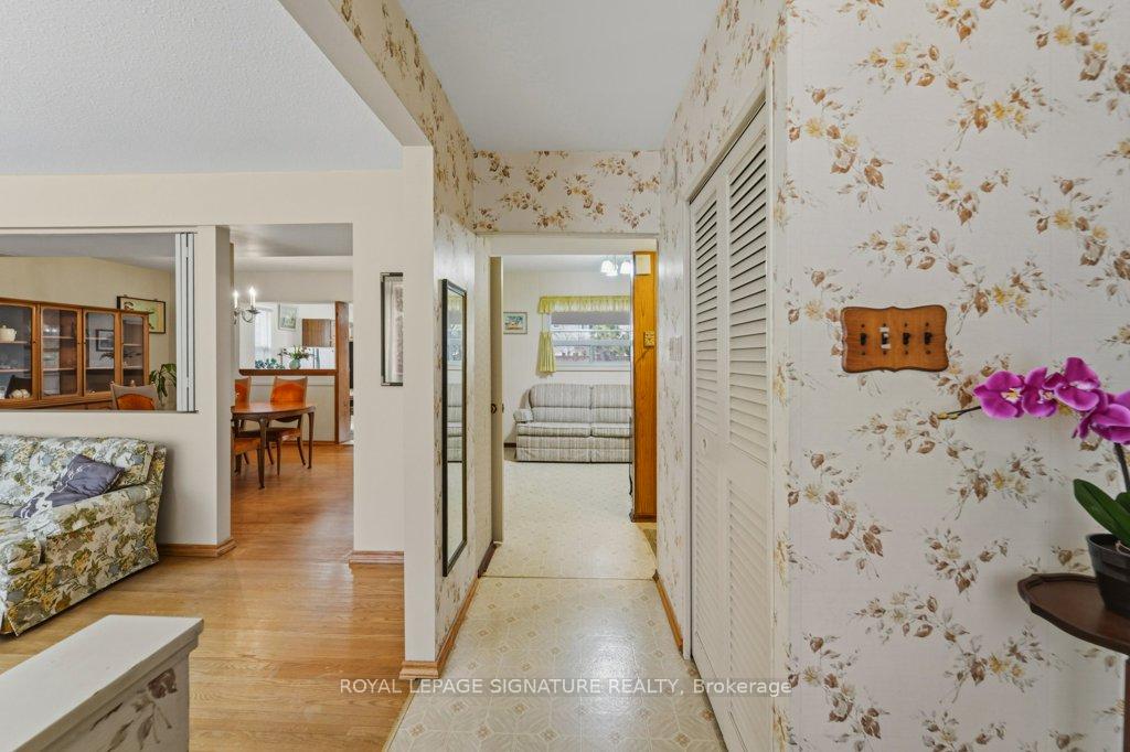 Photo 10 of 8 Underhill Drive, North York, Parkwoods-Donalda — HOMEH