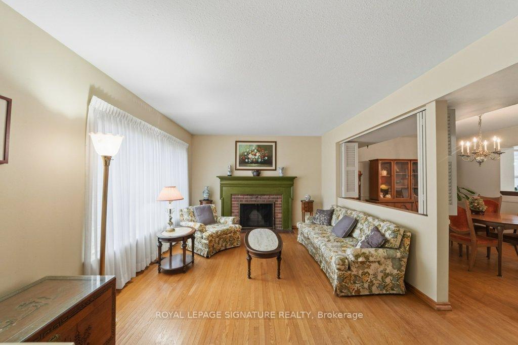 Photo 12 of 8 Underhill Drive, North York, Parkwoods-Donalda — HOMEH