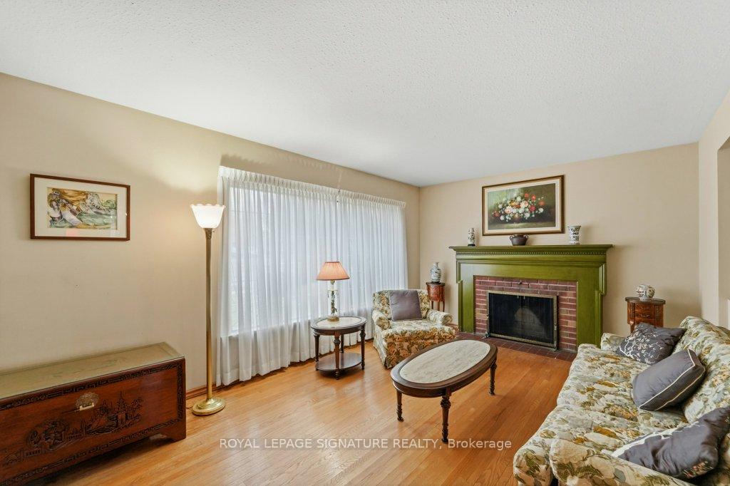 Photo 13 of 8 Underhill Drive, North York, Parkwoods-Donalda — HOMEH