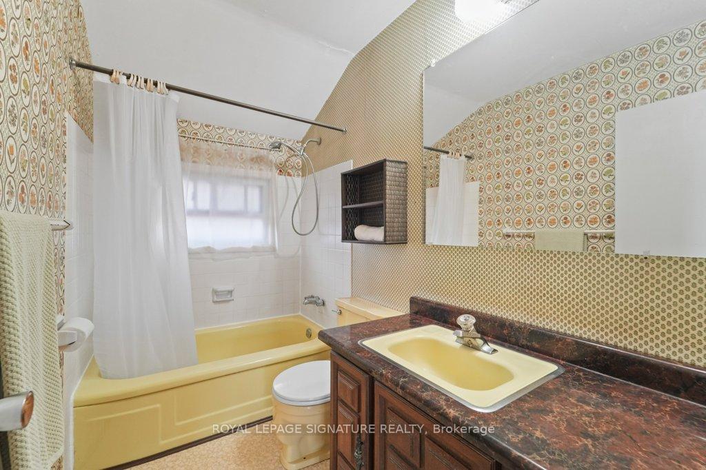 Photo 33 of 8 Underhill Drive, North York, Parkwoods-Donalda — HOMEH