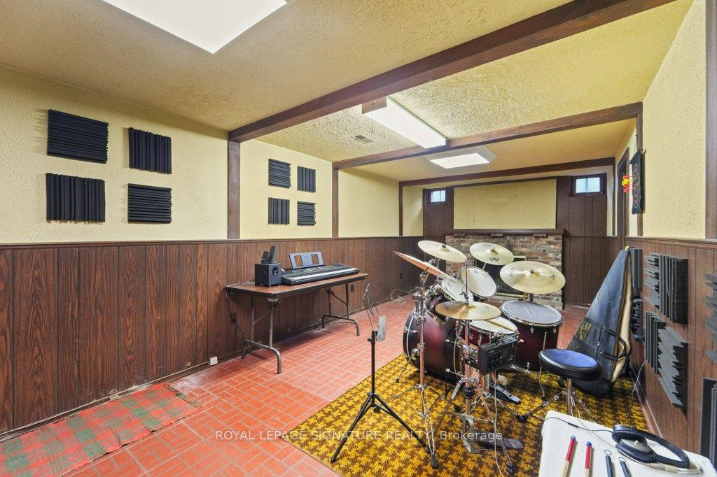Photo 37 of 8 Underhill Drive, North York, Parkwoods-Donalda — HOMEH