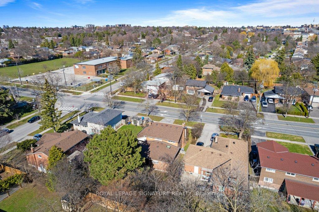 Photo 41 of 8 Underhill Drive, North York, Parkwoods-Donalda — HOMEH