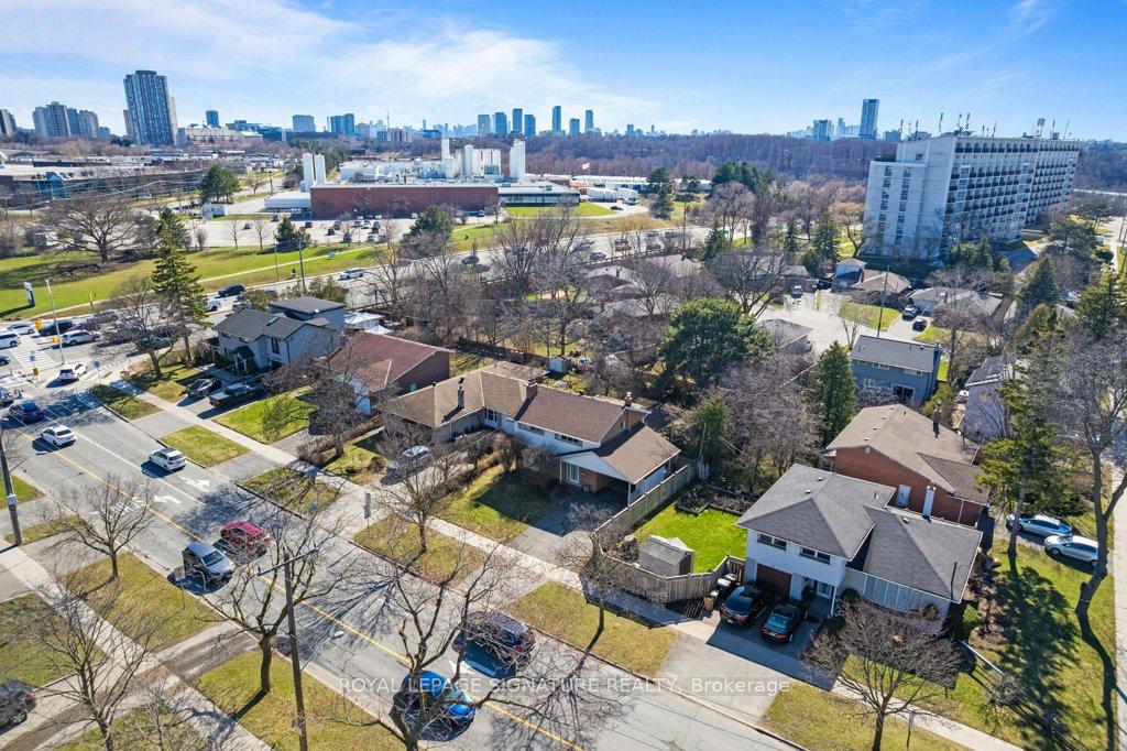 Photo 42 of 8 Underhill Drive, North York, Parkwoods-Donalda — HOMEH