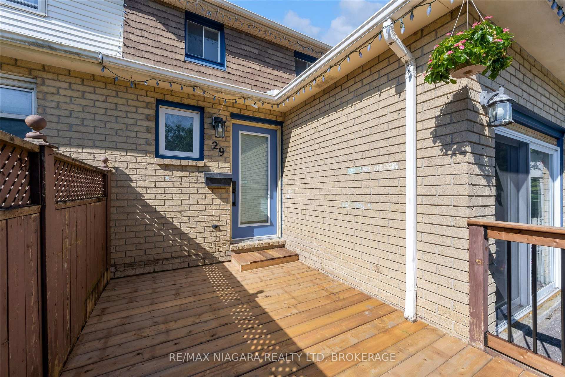 Photo 3 of 29 Romy Crescent, Thorold, Confederation Heights — HOMEH