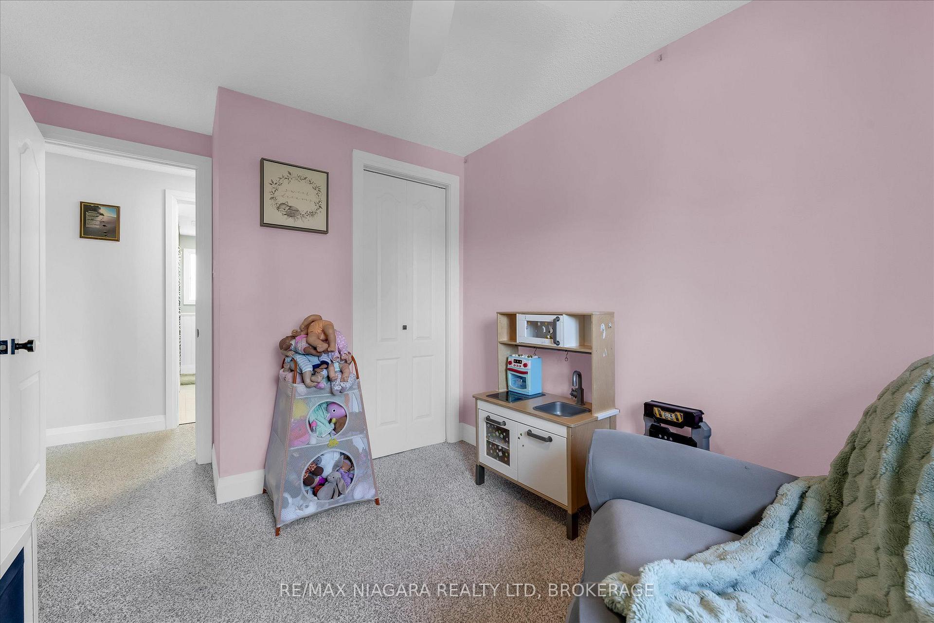 Photo 16 of 29 Romy Crescent, Thorold, Confederation Heights — HOMEH