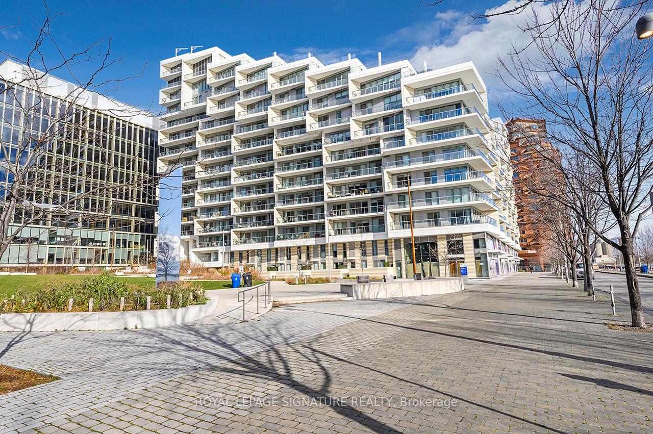 Front of Unit 421, 118 Merchants Wharf Avenue