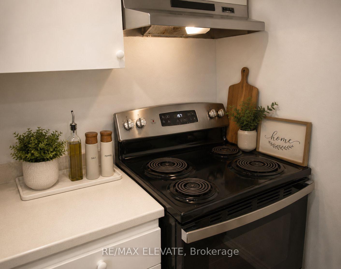 Photo 4 of 144 Crow Trail W, Scarborough, Malvern — HOMEH