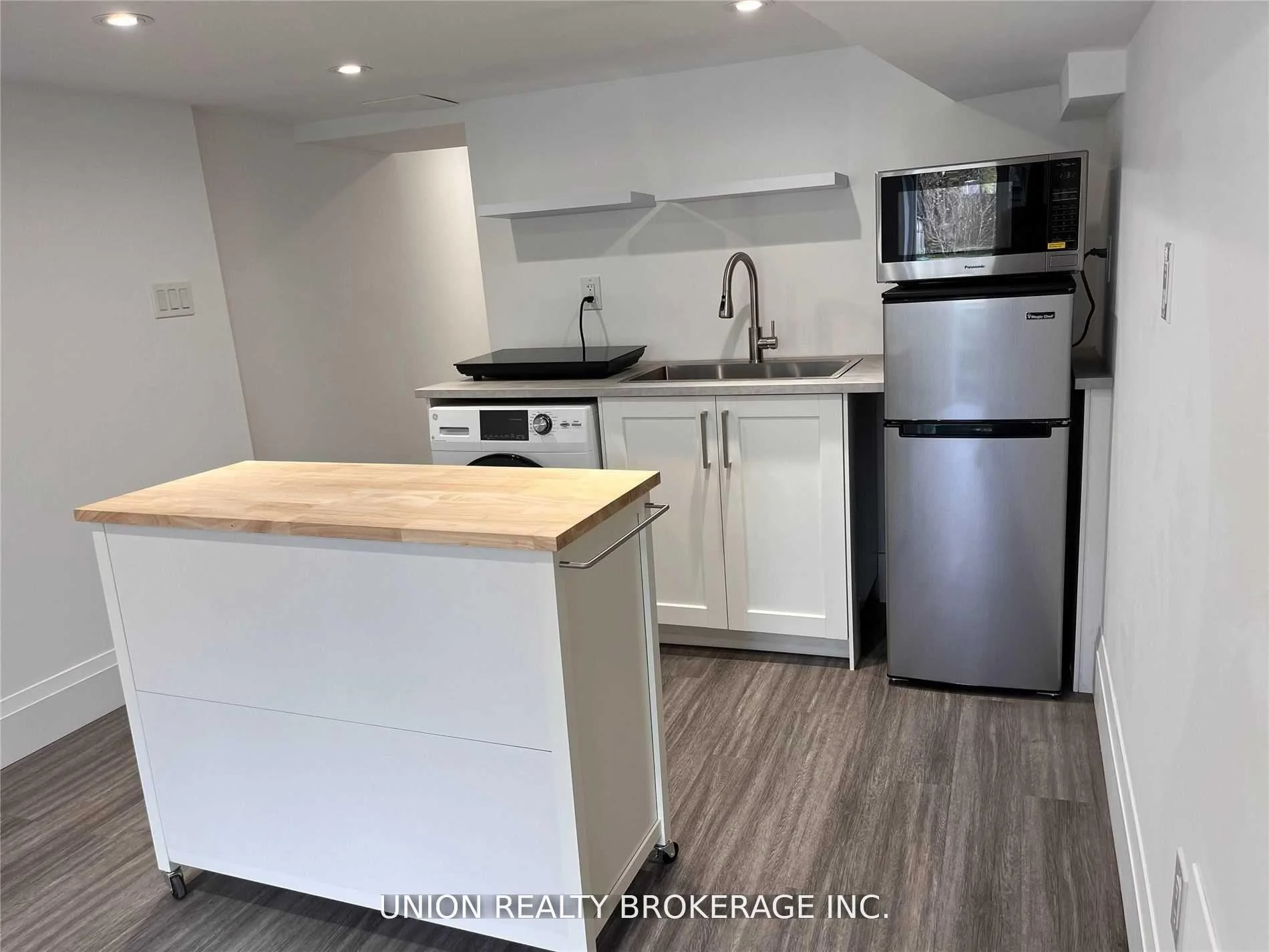 Photo 6 of Unit Lower, 142 Pickering Street, Toronto, East End-Danforth — HOMEH