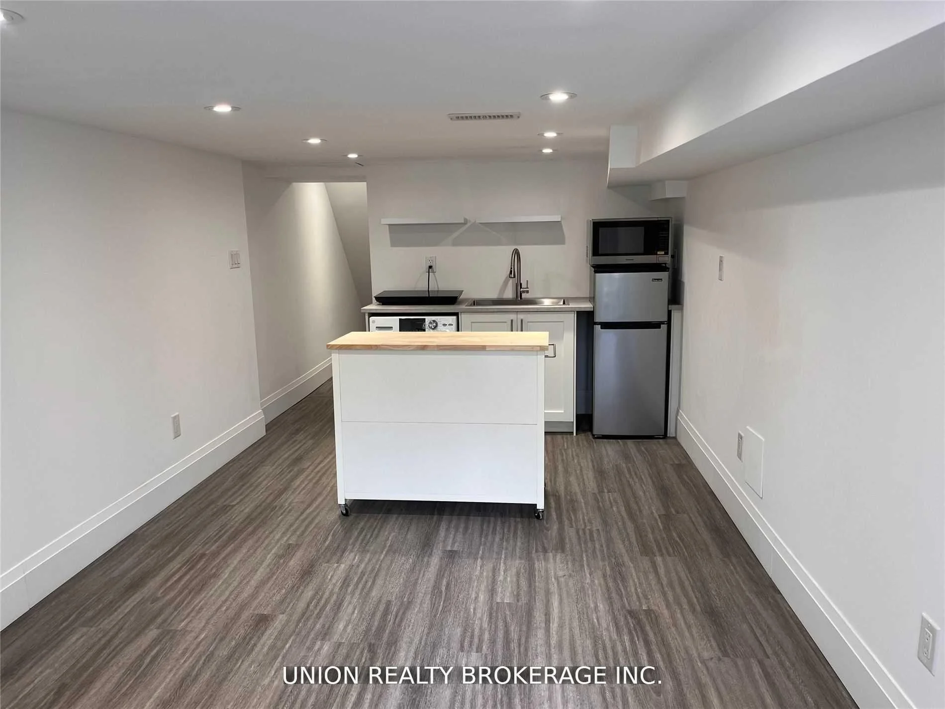Photo 11 of Unit Lower, 142 Pickering Street, Toronto, East End-Danforth — HOMEH