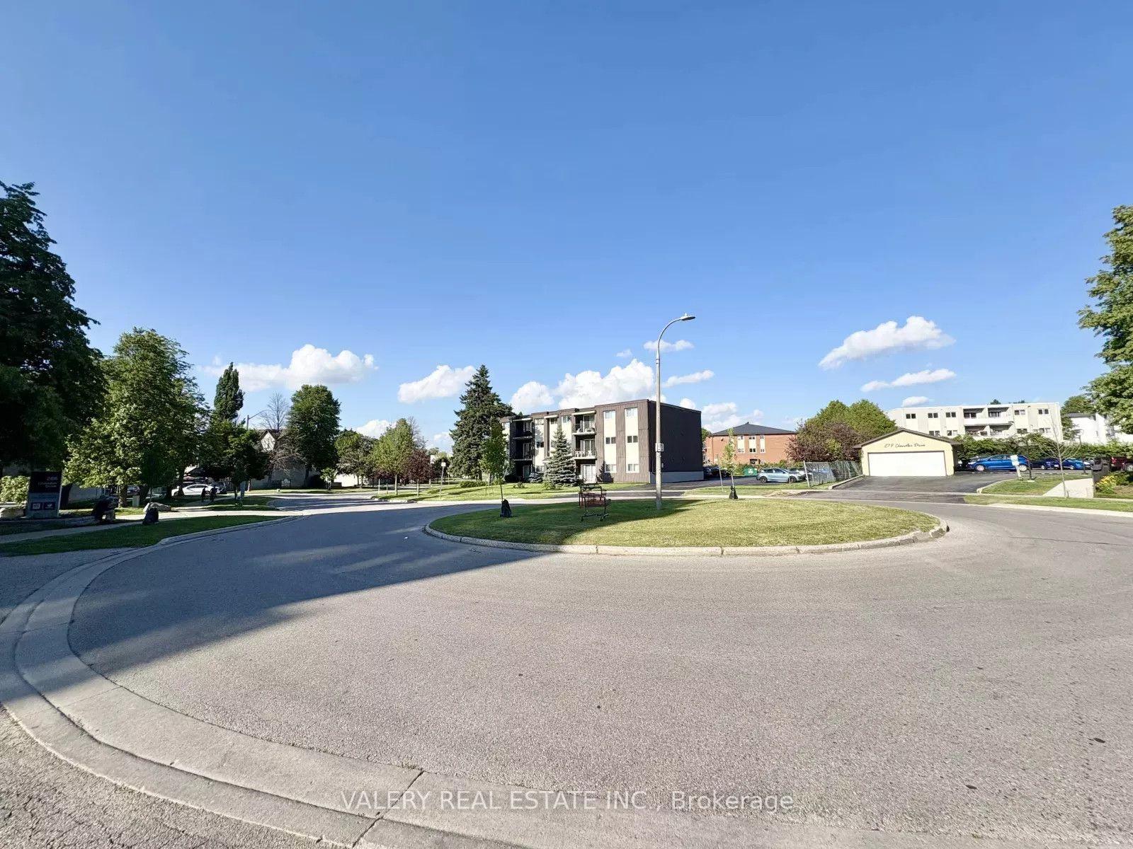 Photo 7 of Unit 109, 286 Chandler Drive, Kitchener, Laurentian Hills — HOMEH