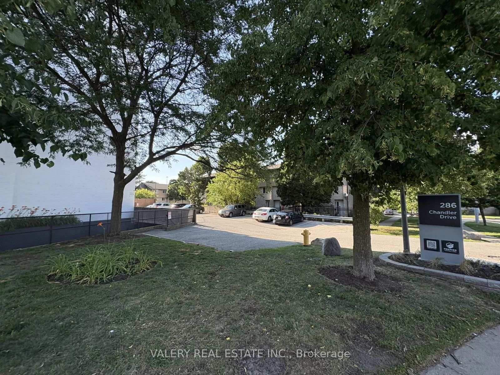 Photo 25 of Unit 109, 286 Chandler Drive, Kitchener, Laurentian Hills — HOMEH