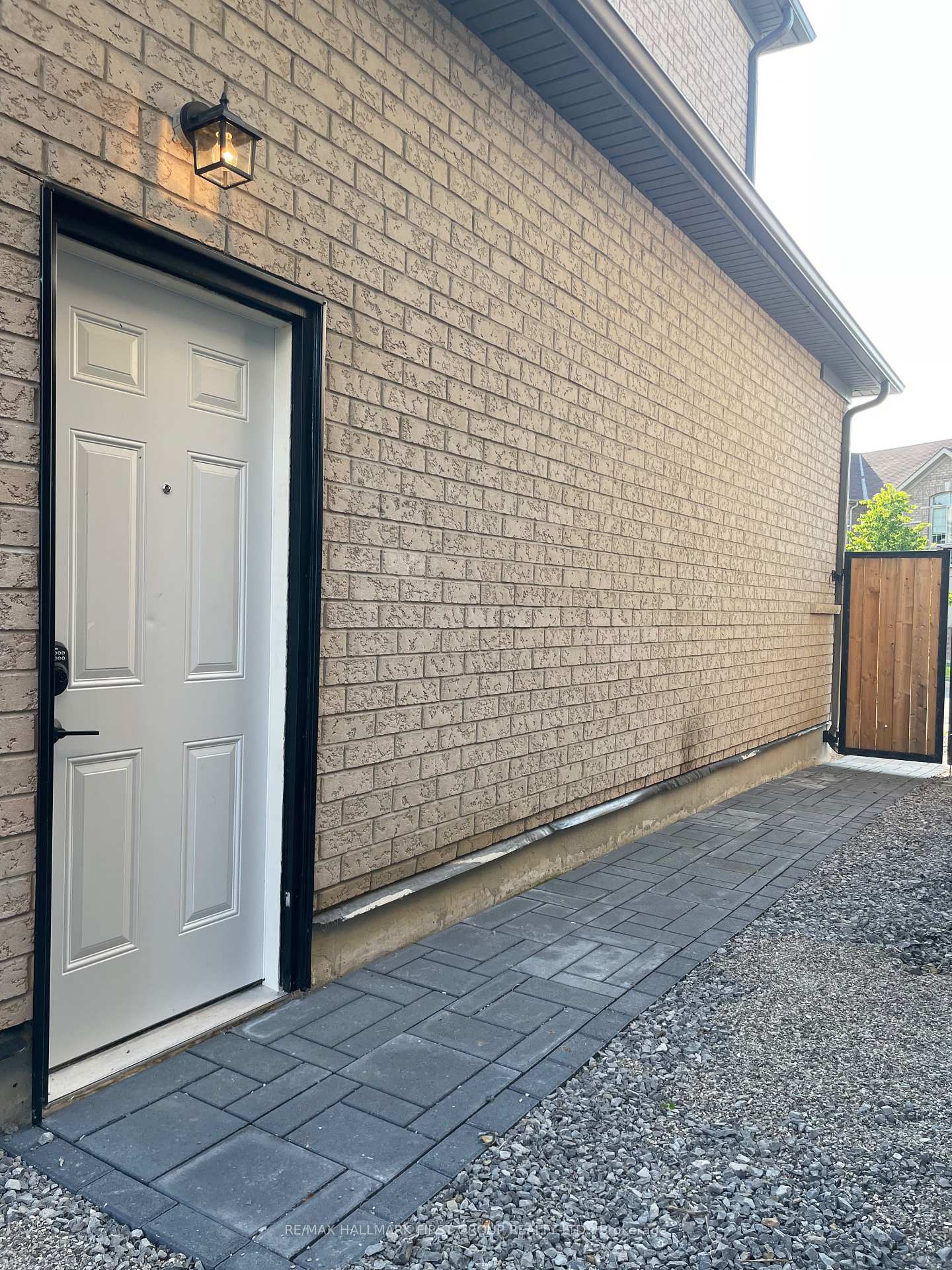 Photo 1 of 19 Donald Powell Crescent, Clarington, Newcastle — HOMEH