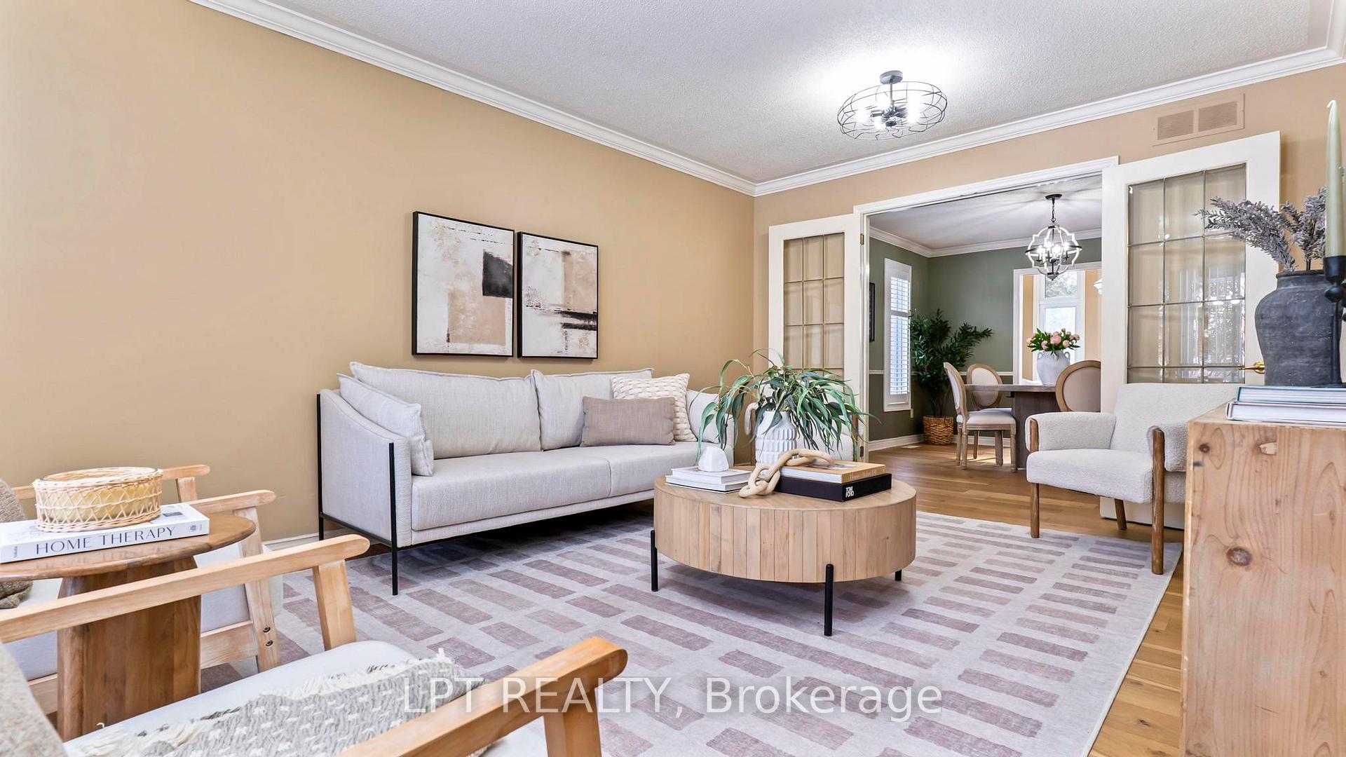 Photo 3 of 488 Sunnyside Crescent, London, North G — HOMEH
