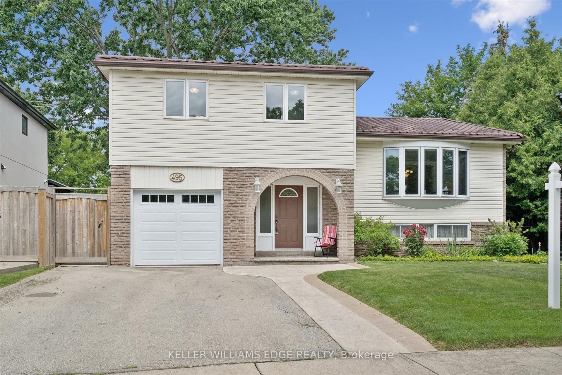 Photo 2 of 495 Tipperton Crescent, Oakville, West — HOMEH