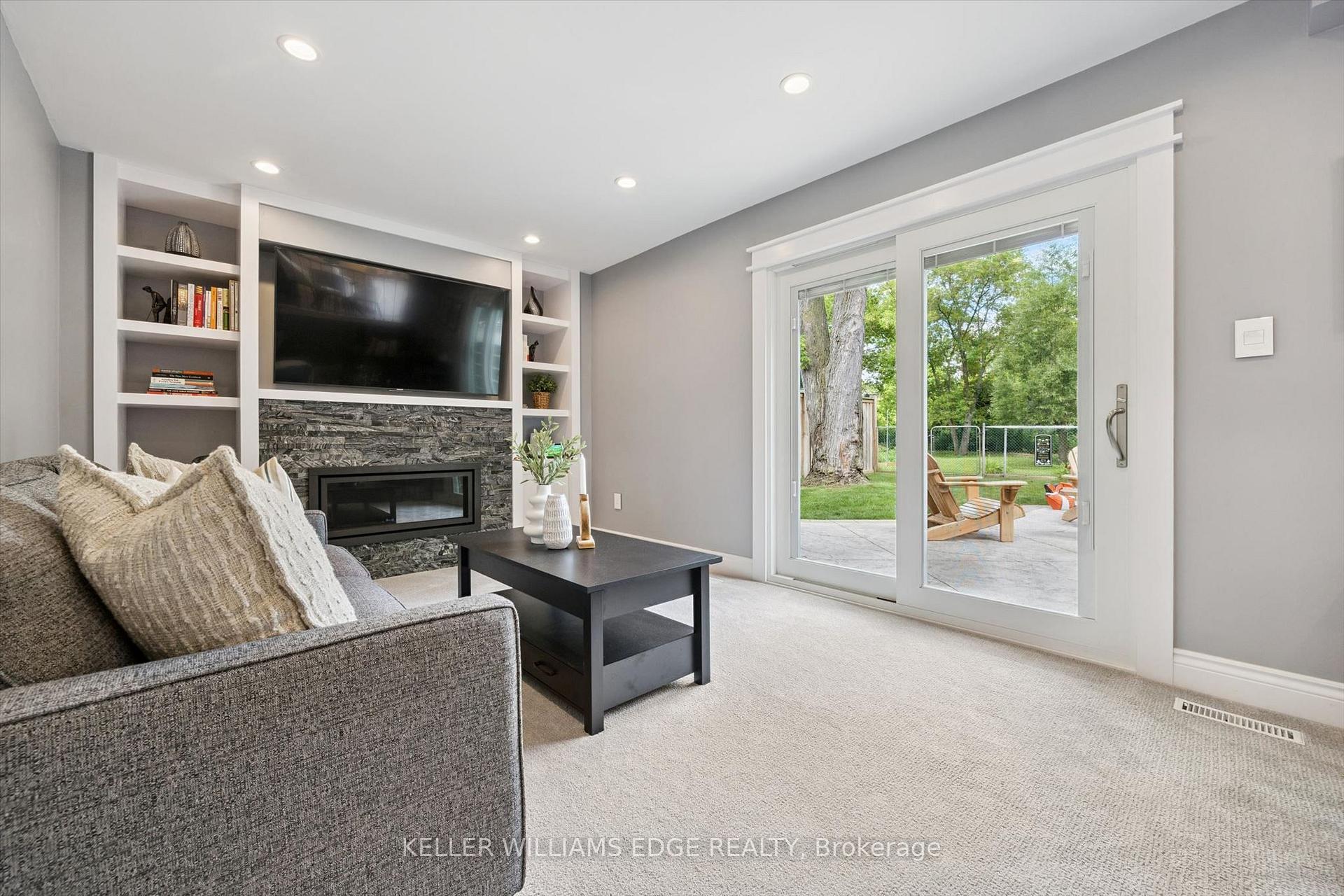Photo 6 of 495 Tipperton Crescent, Oakville, West — HOMEH