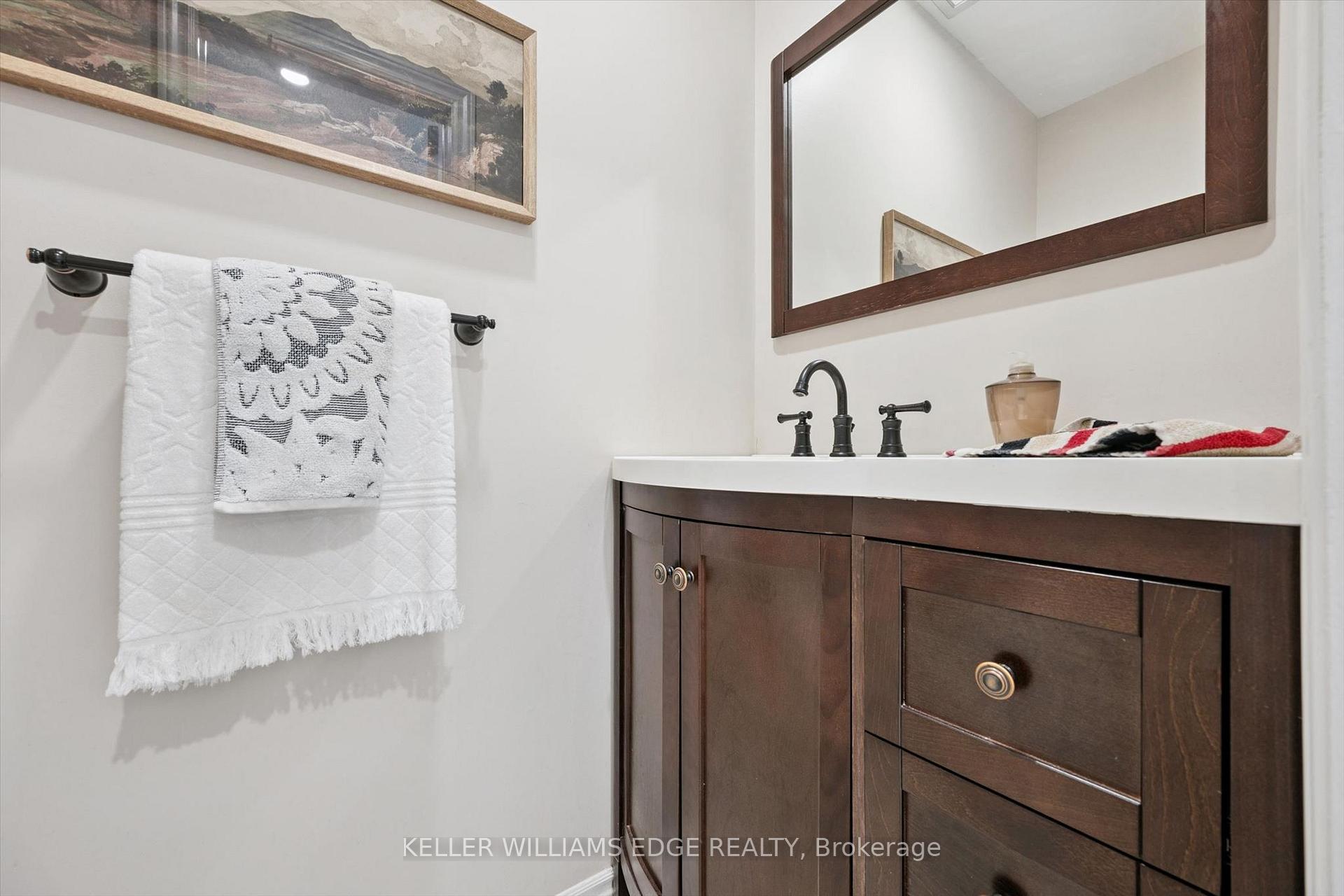 Photo 9 of 495 Tipperton Crescent, Oakville, West — HOMEH