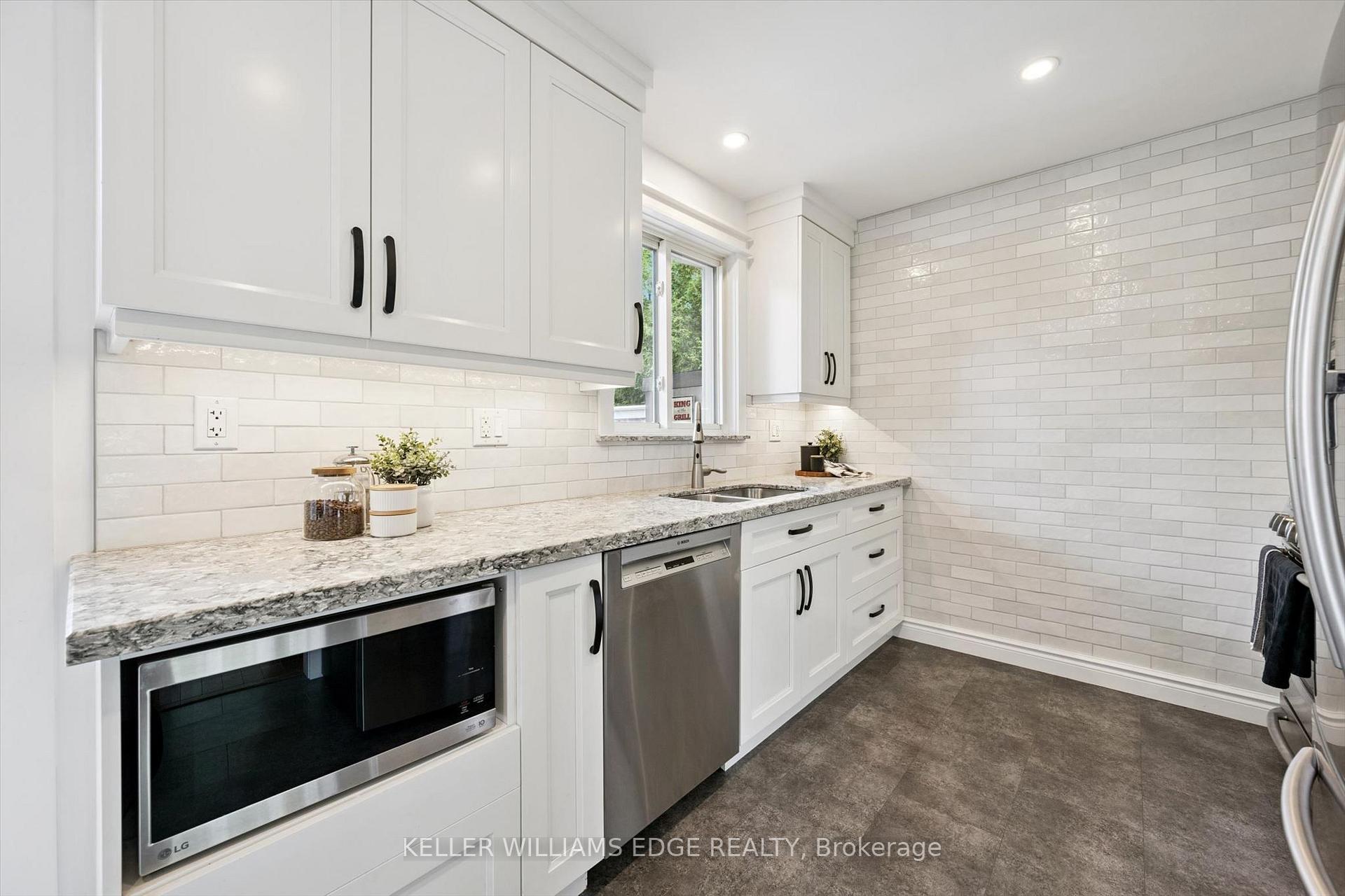 Photo 15 of 495 Tipperton Crescent, Oakville, West — HOMEH
