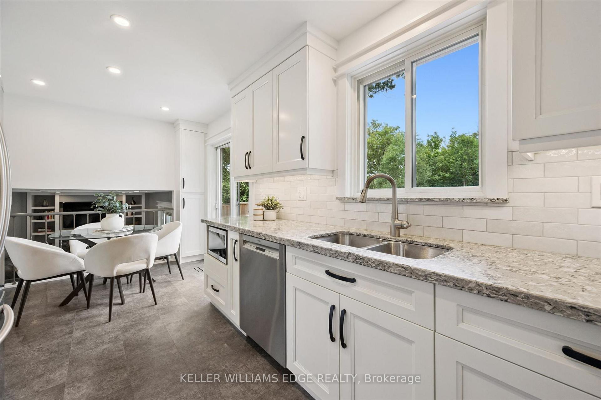 Photo 17 of 495 Tipperton Crescent, Oakville, West — HOMEH