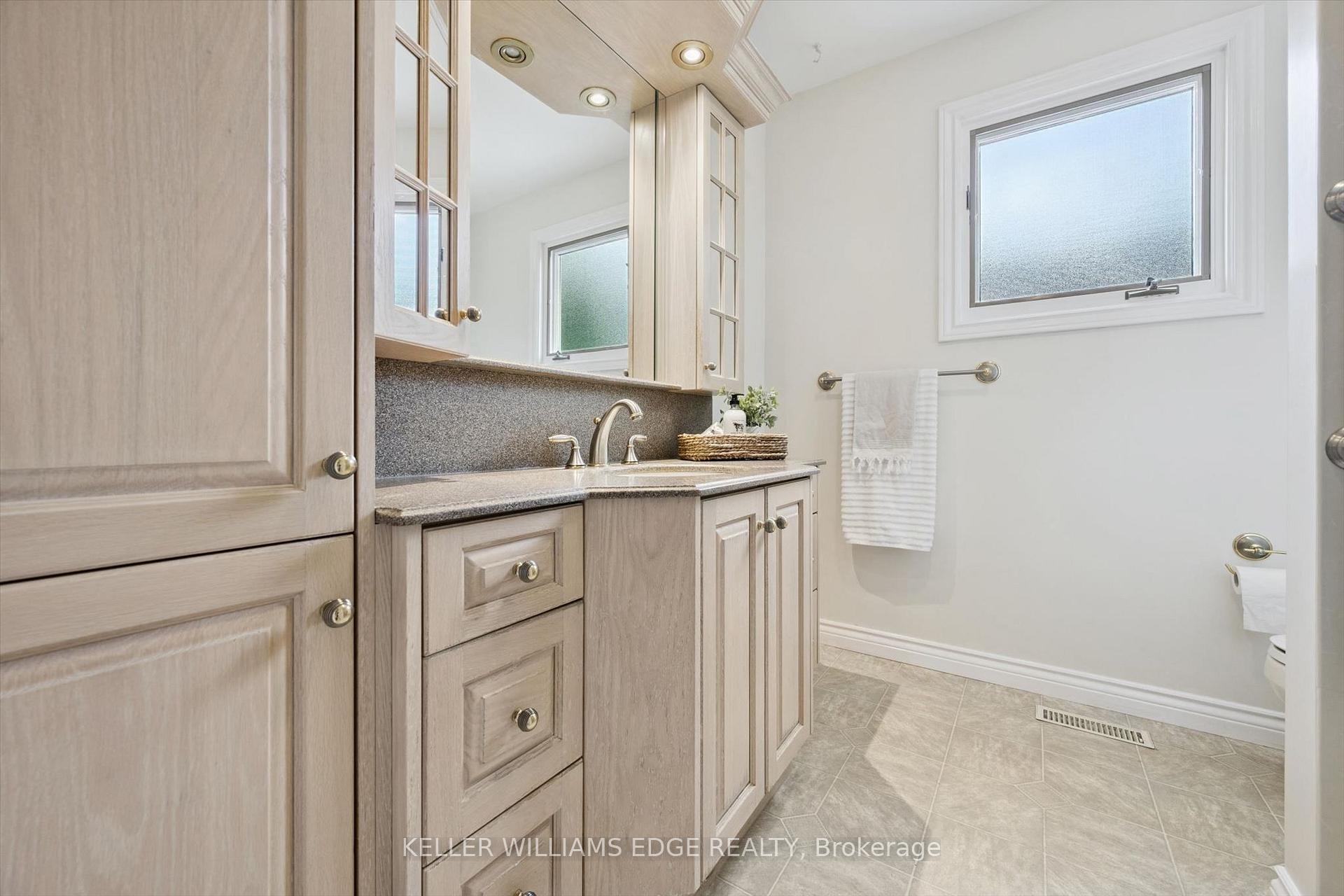 Photo 29 of 495 Tipperton Crescent, Oakville, West — HOMEH