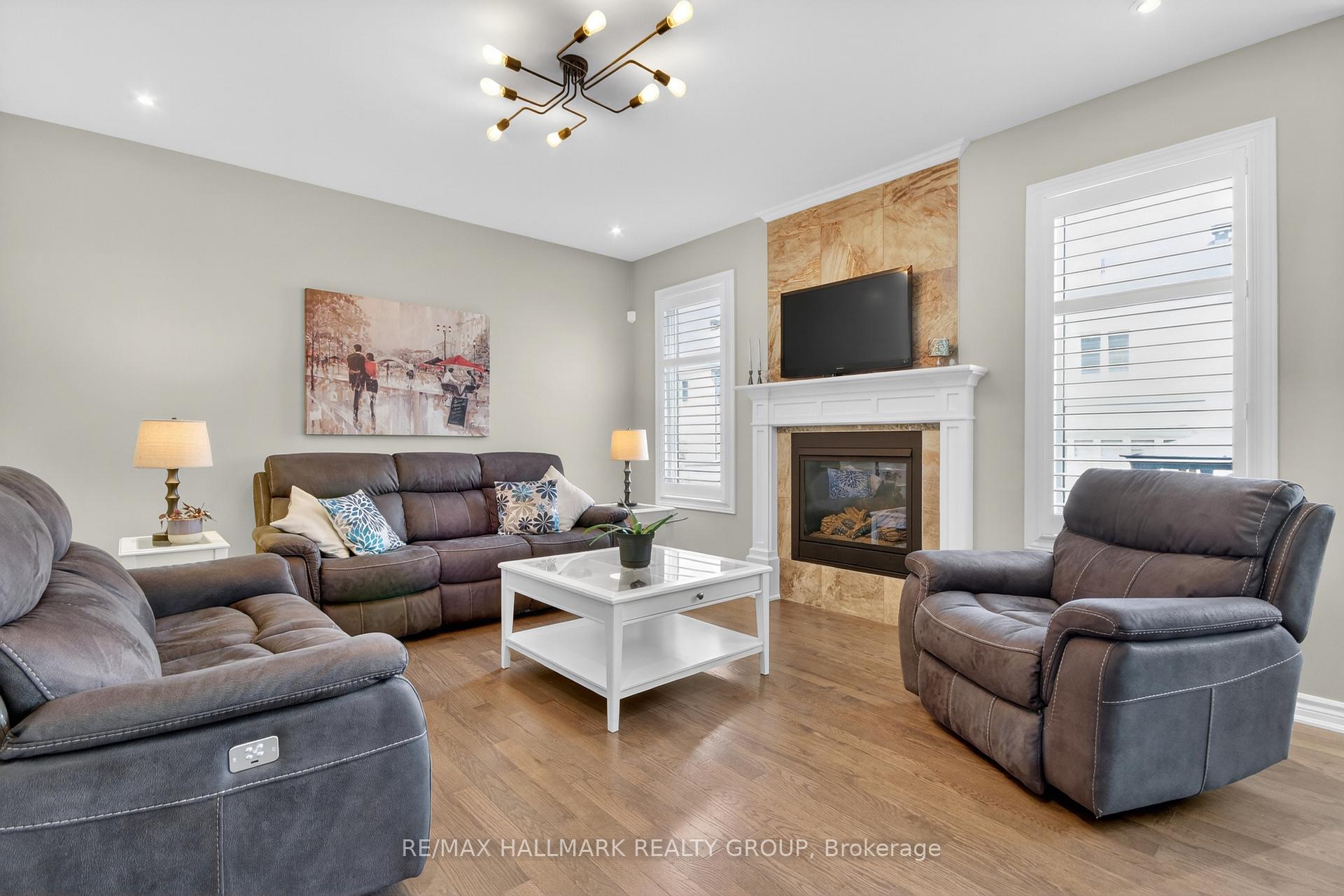 Photo 6 of 33 Summitview Drive, Ottawa, Kanata - Emerald Meadows/Trailwest — HOMEH