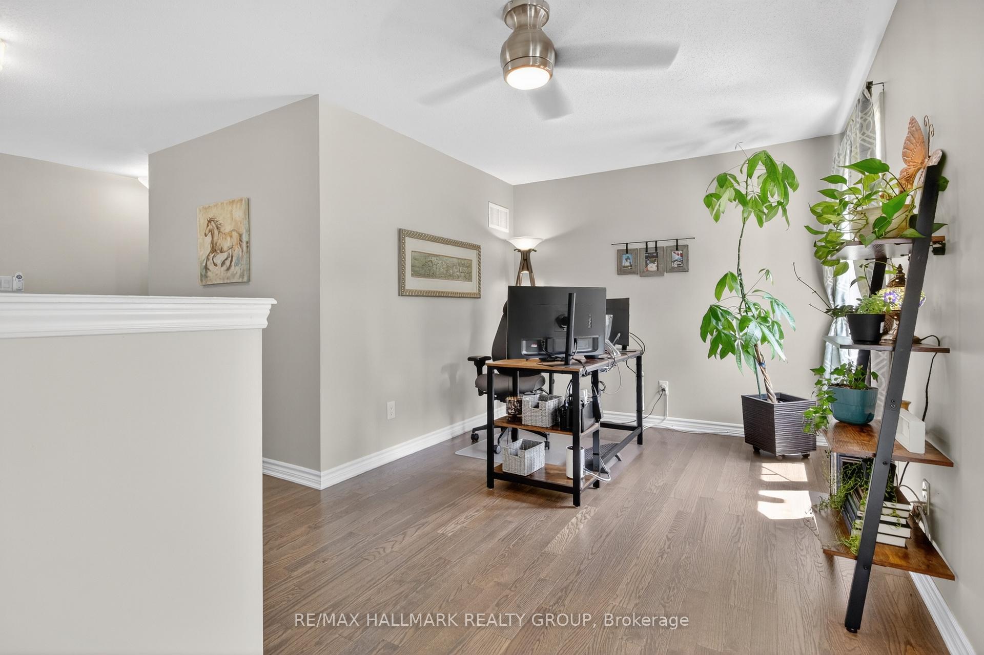 Photo 13 of 33 Summitview Drive, Ottawa, Kanata - Emerald Meadows/Trailwest — HOMEH