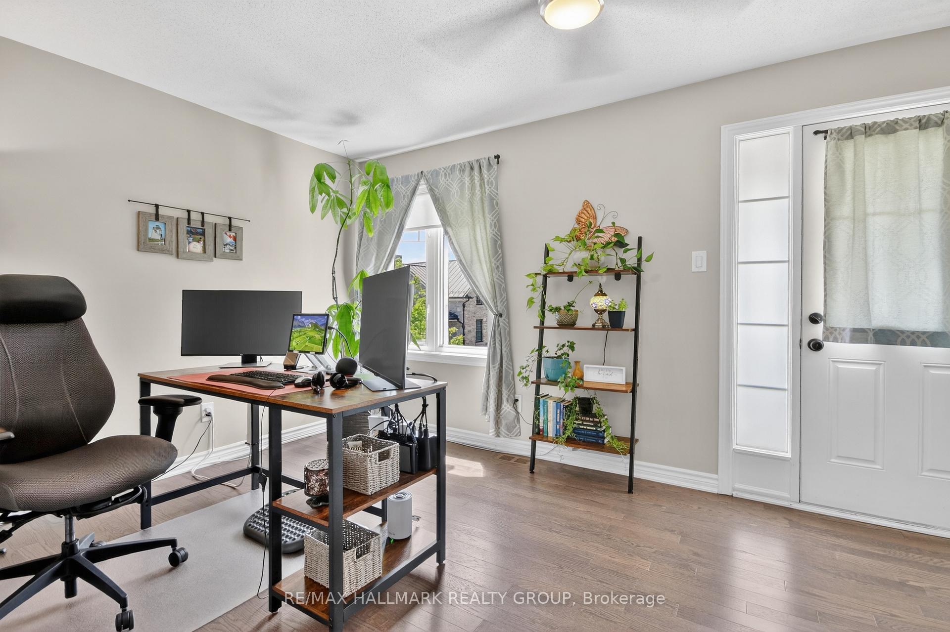 Photo 14 of 33 Summitview Drive, Ottawa, Kanata - Emerald Meadows/Trailwest — HOMEH