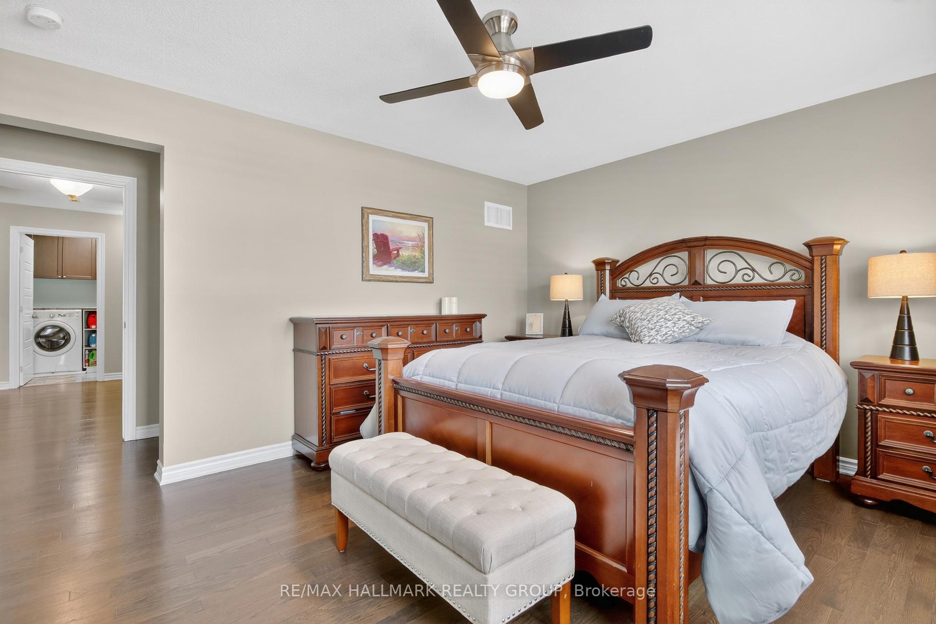 Photo 15 of 33 Summitview Drive, Ottawa, Kanata - Emerald Meadows/Trailwest — HOMEH