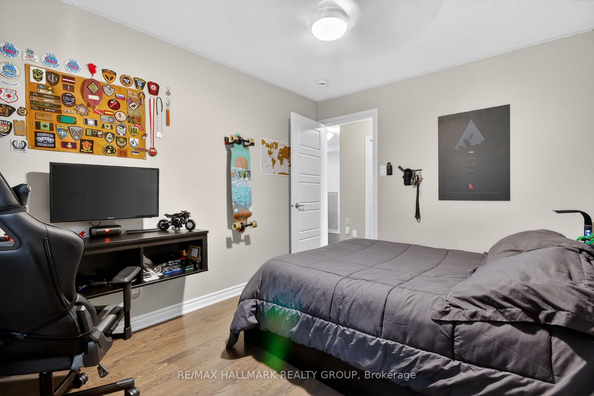 Photo 19 of 33 Summitview Drive, Ottawa, Kanata - Emerald Meadows/Trailwest — HOMEH