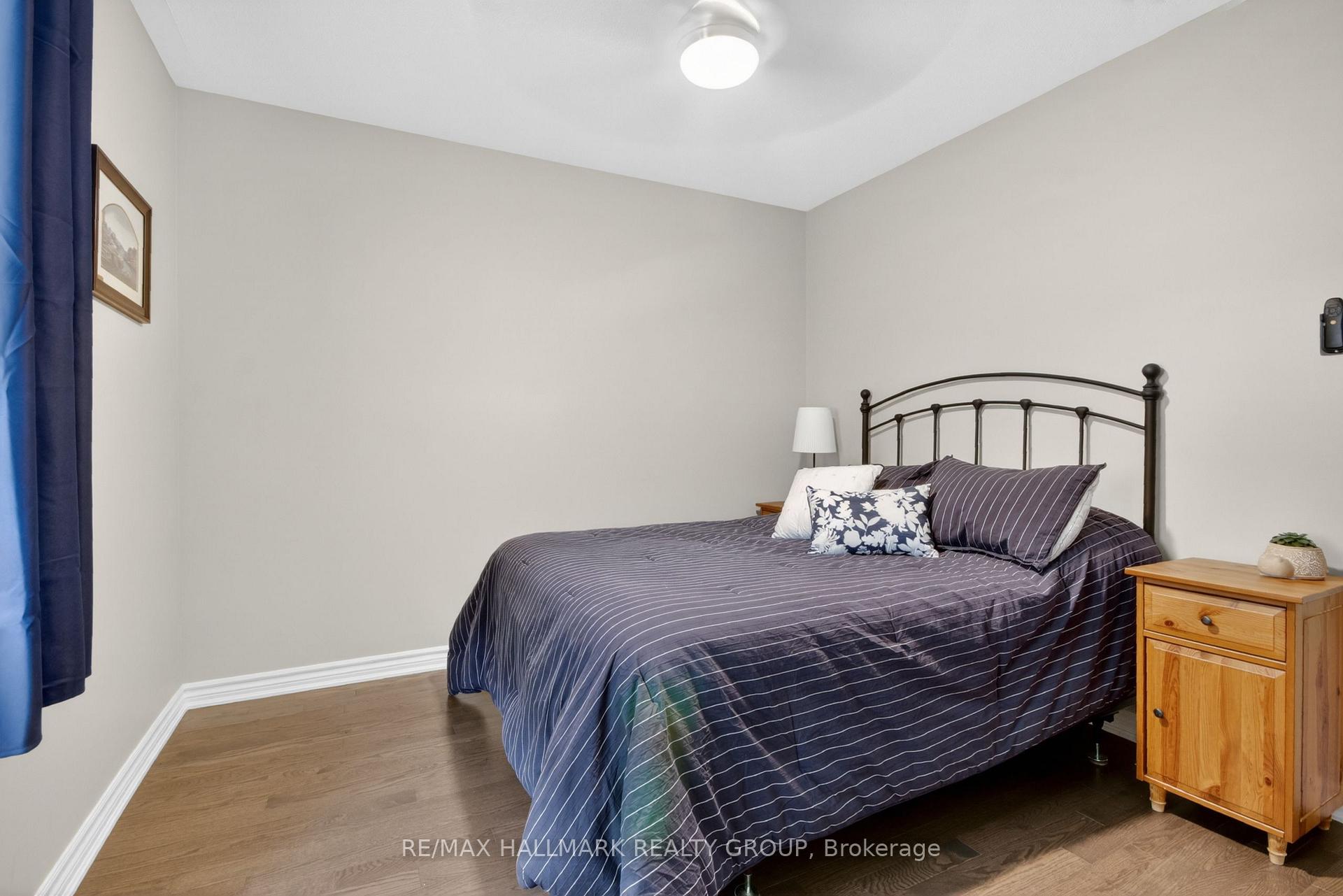 Photo 20 of 33 Summitview Drive, Ottawa, Kanata - Emerald Meadows/Trailwest — HOMEH