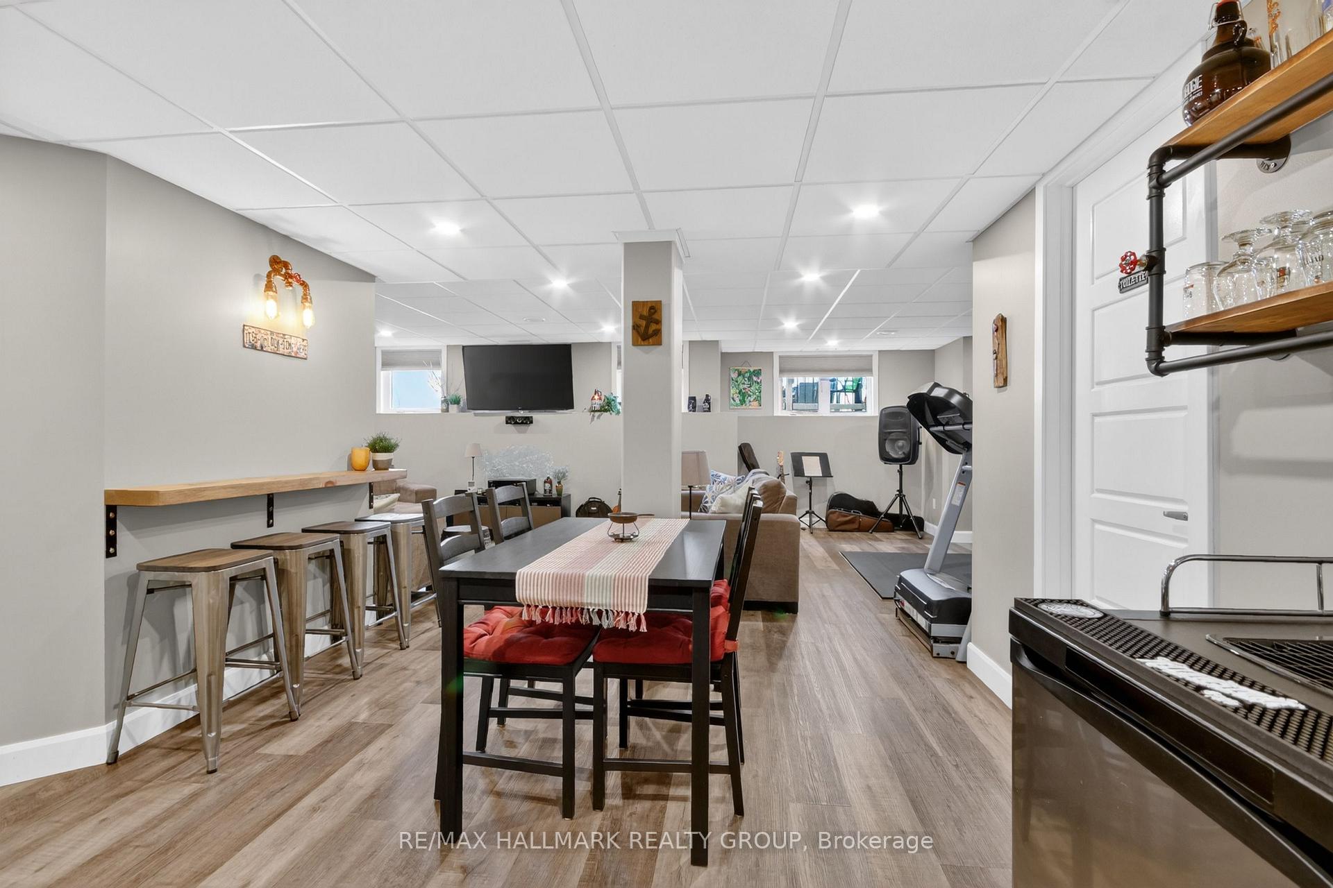 Photo 24 of 33 Summitview Drive, Ottawa, Kanata - Emerald Meadows/Trailwest — HOMEH