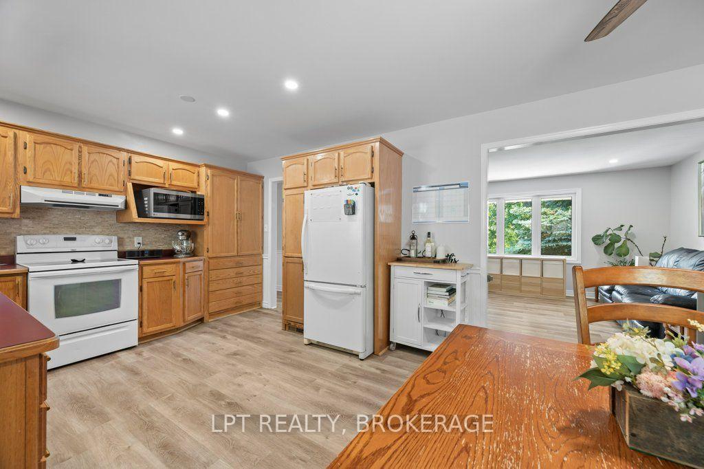 Photo 12 of 2978 Pine Grove, Kingston, City North of 401 — HOMEH