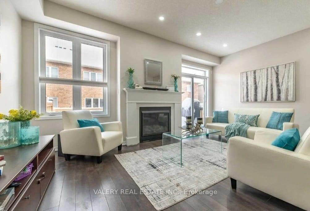 Photo 3 of Unit 1, 147 Baffin Crescent, Brampton, Northwest Brampton — HOMEH