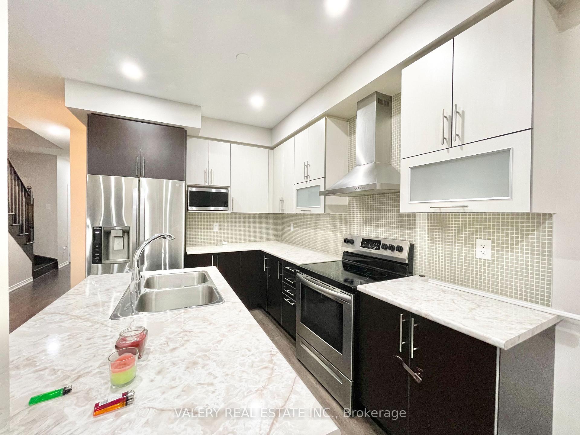Photo 4 of Unit 1, 147 Baffin Crescent, Brampton, Northwest Brampton — HOMEH