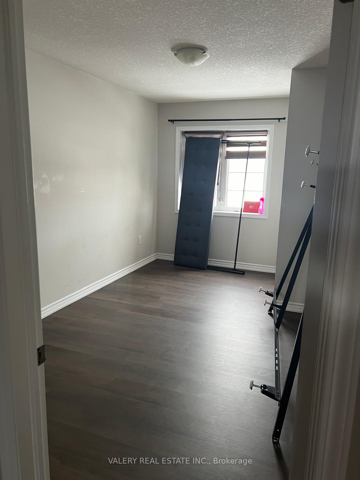 Photo 9 of Unit 1, 147 Baffin Crescent, Brampton, Northwest Brampton — HOMEH