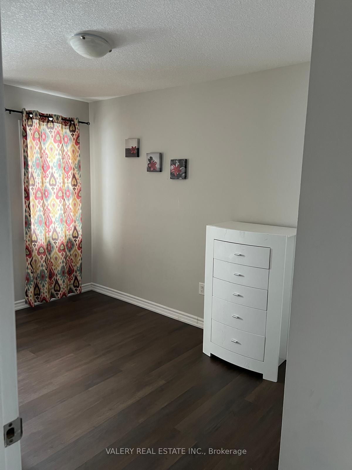 Photo 10 of Unit 1, 147 Baffin Crescent, Brampton, Northwest Brampton — HOMEH