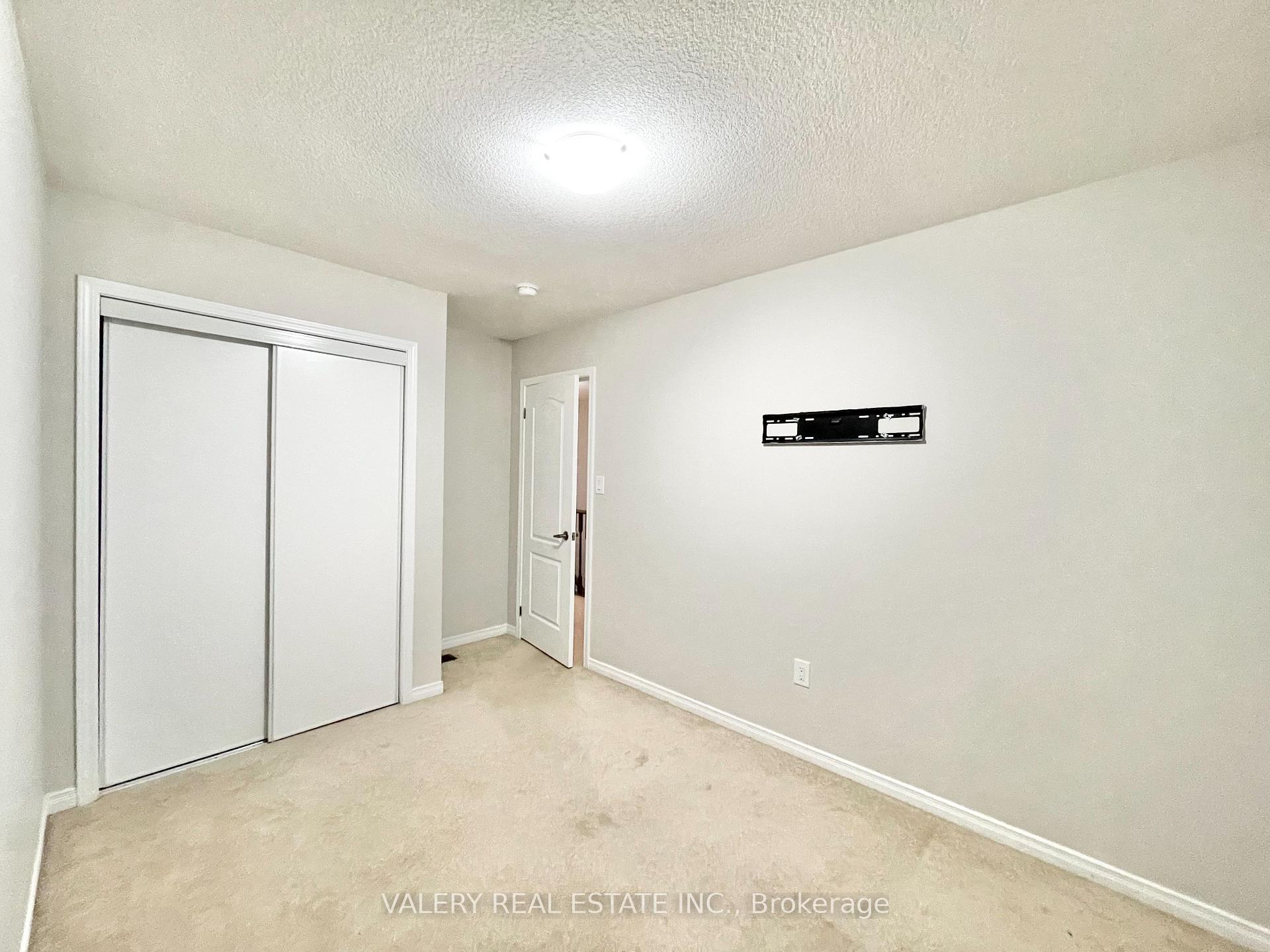 Photo 14 of Unit 1, 147 Baffin Crescent, Brampton, Northwest Brampton — HOMEH