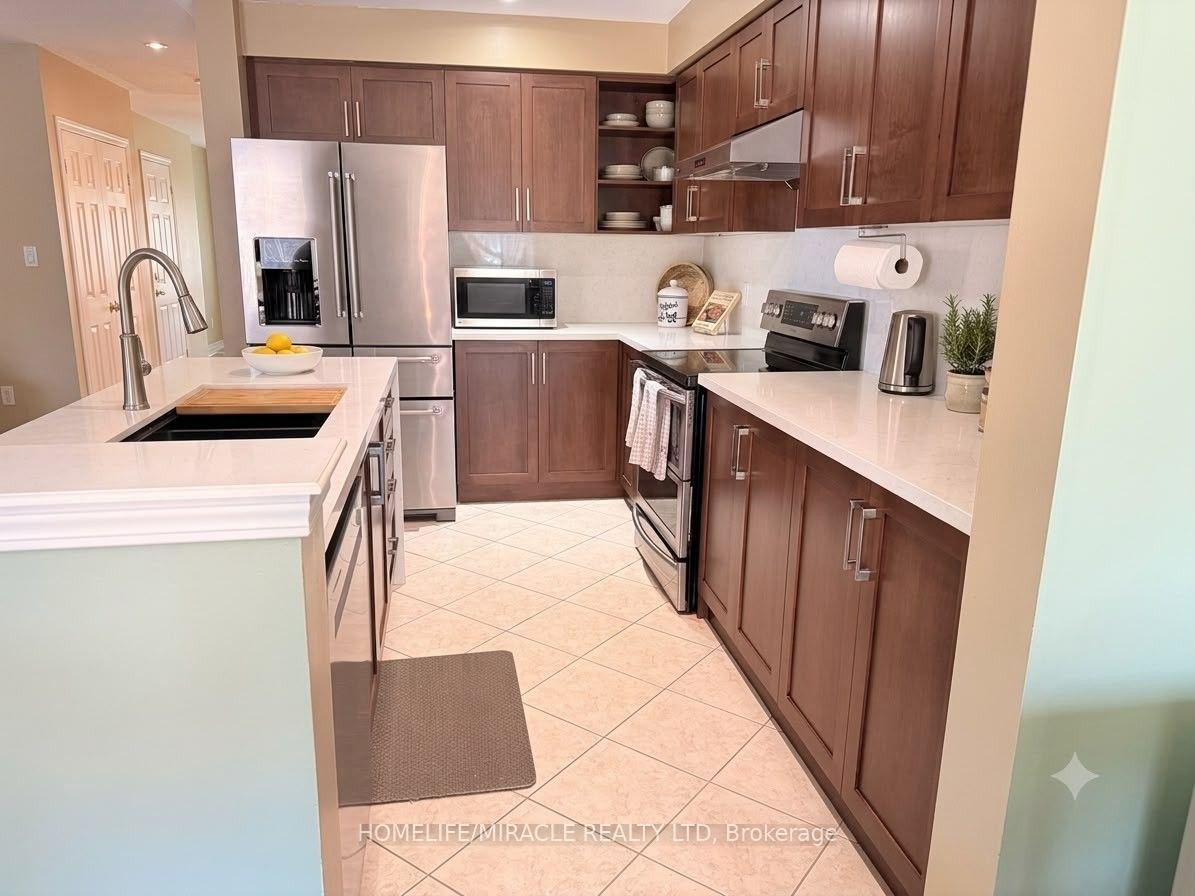 Photo 6 of 146 Cadillac Crescent, Brampton, Fletcher's Meadow — HOMEH