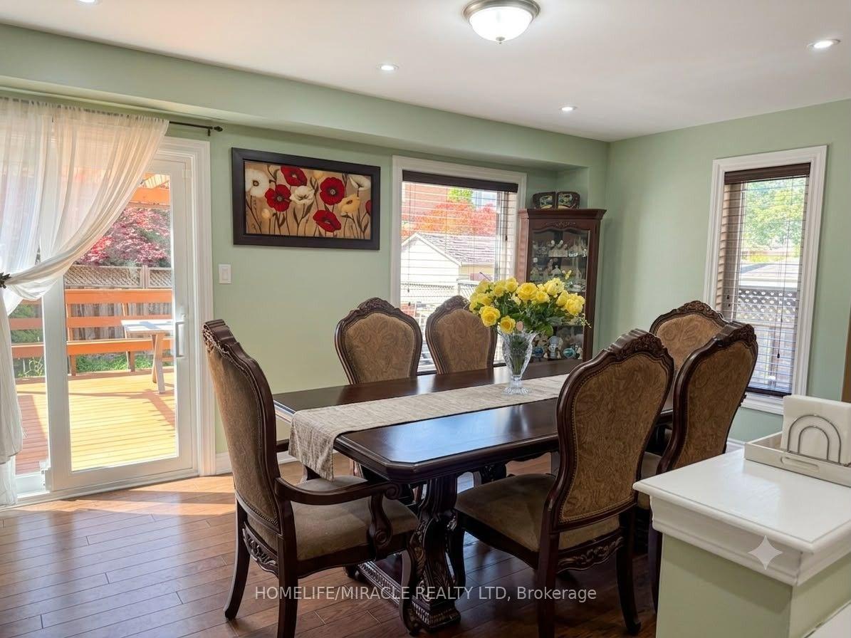 Photo 8 of 146 Cadillac Crescent, Brampton, Fletcher's Meadow — HOMEH