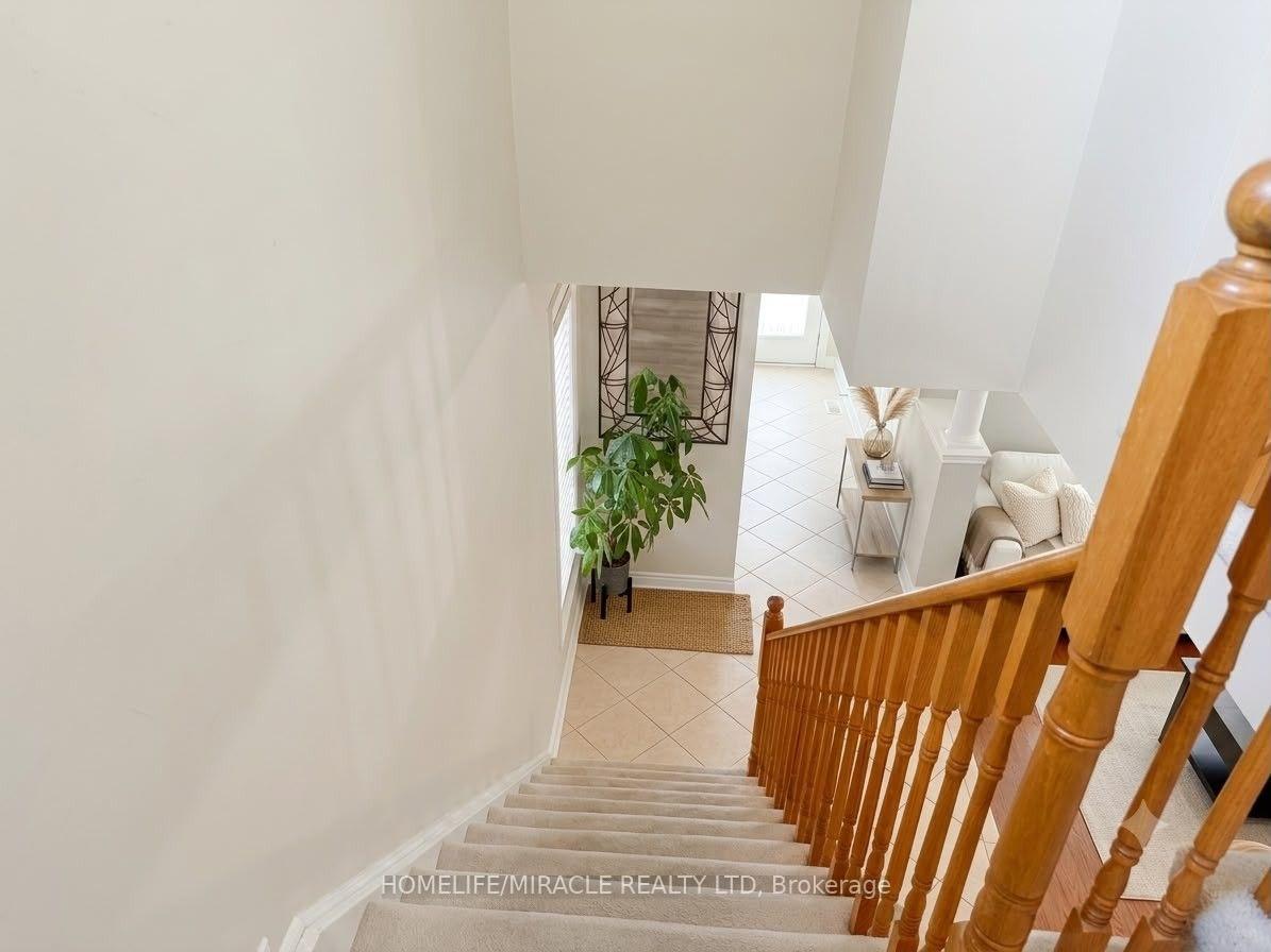 Photo 12 of 146 Cadillac Crescent, Brampton, Fletcher's Meadow — HOMEH