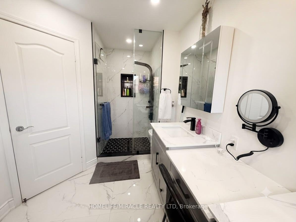 Photo 15 of 146 Cadillac Crescent, Brampton, Fletcher's Meadow — HOMEH
