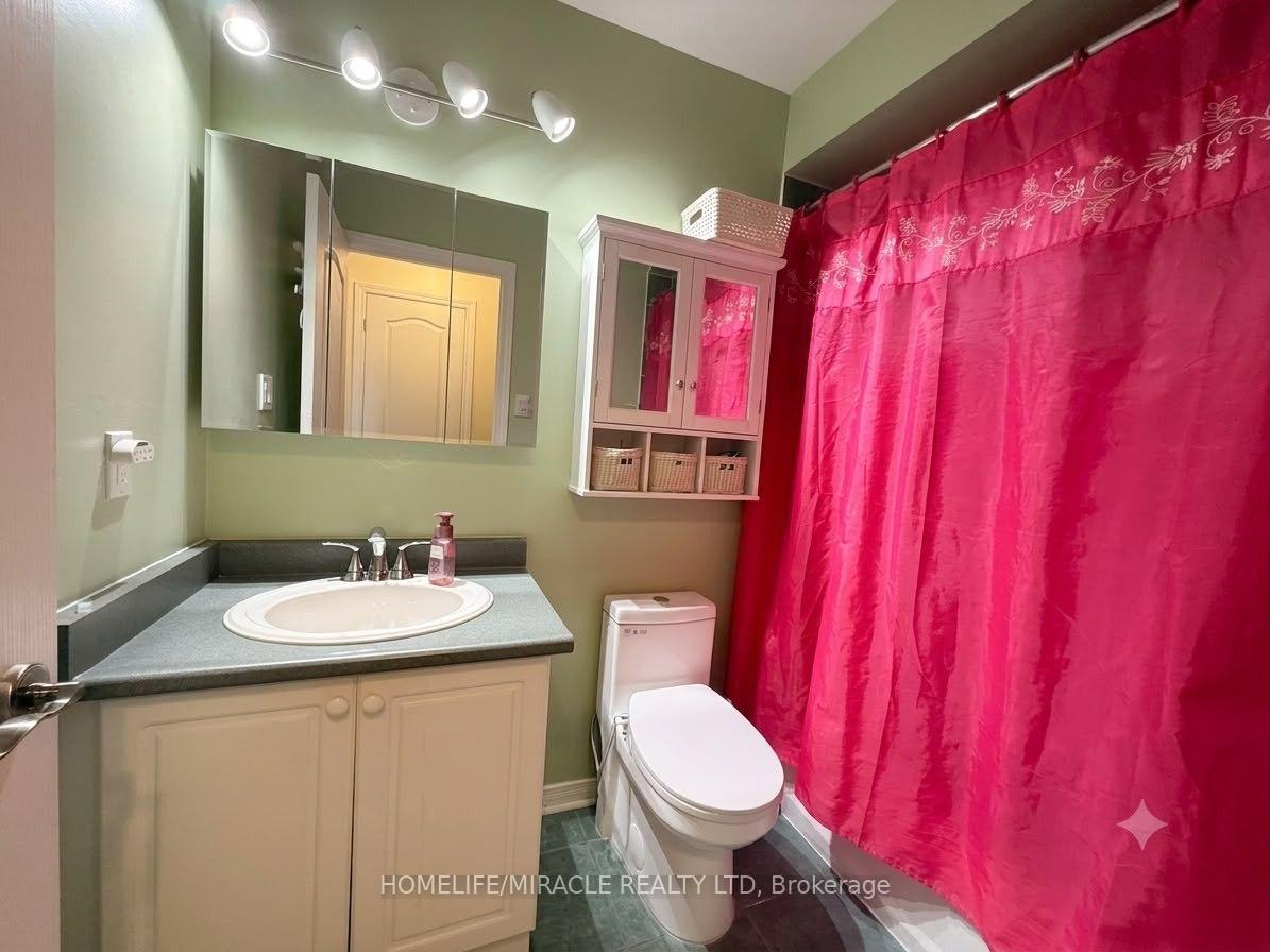 Photo 17 of 146 Cadillac Crescent, Brampton, Fletcher's Meadow — HOMEH