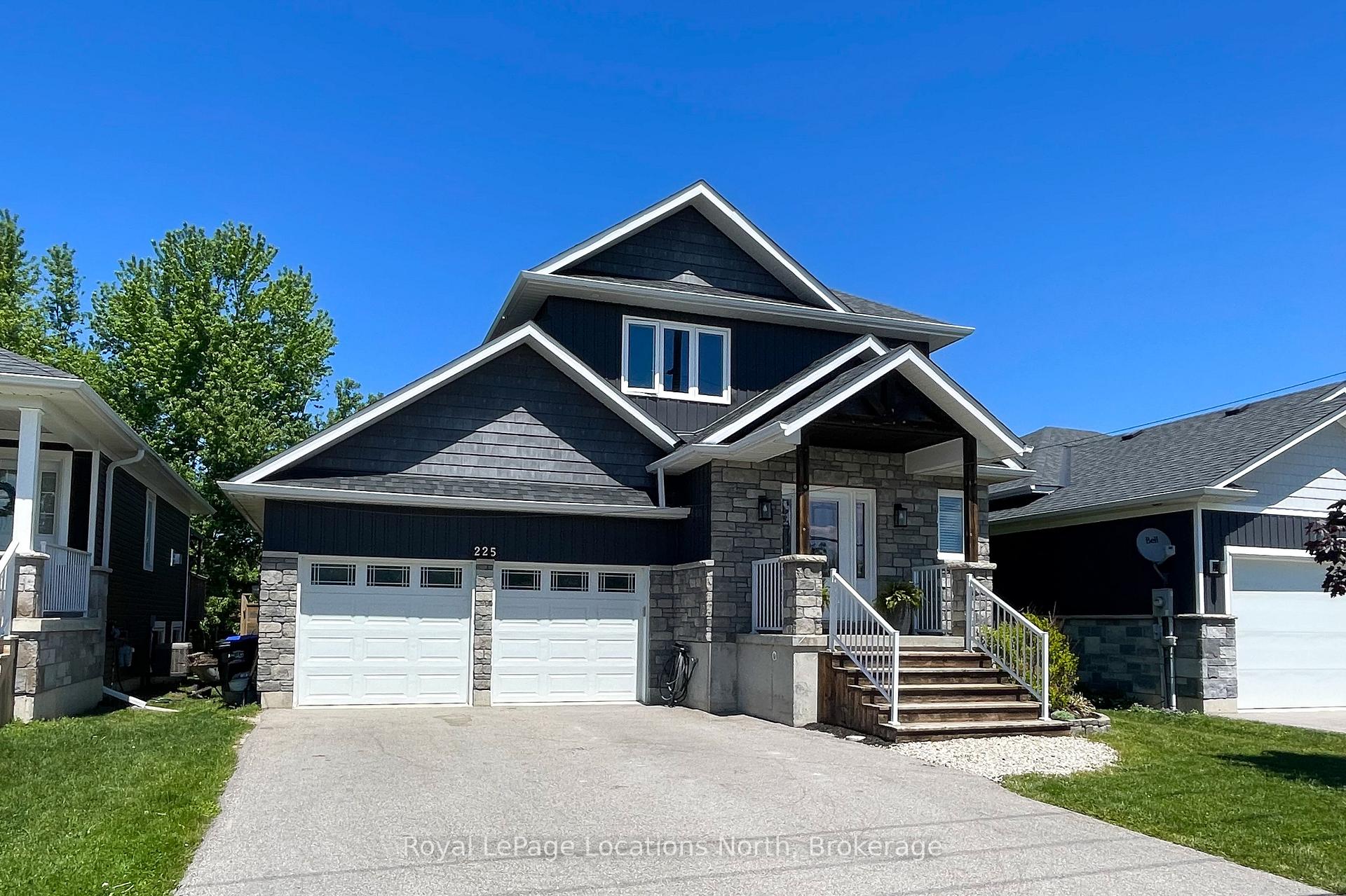 Photo 2 of 225 Quebec Street, Clearview, Stayner — HOMEH