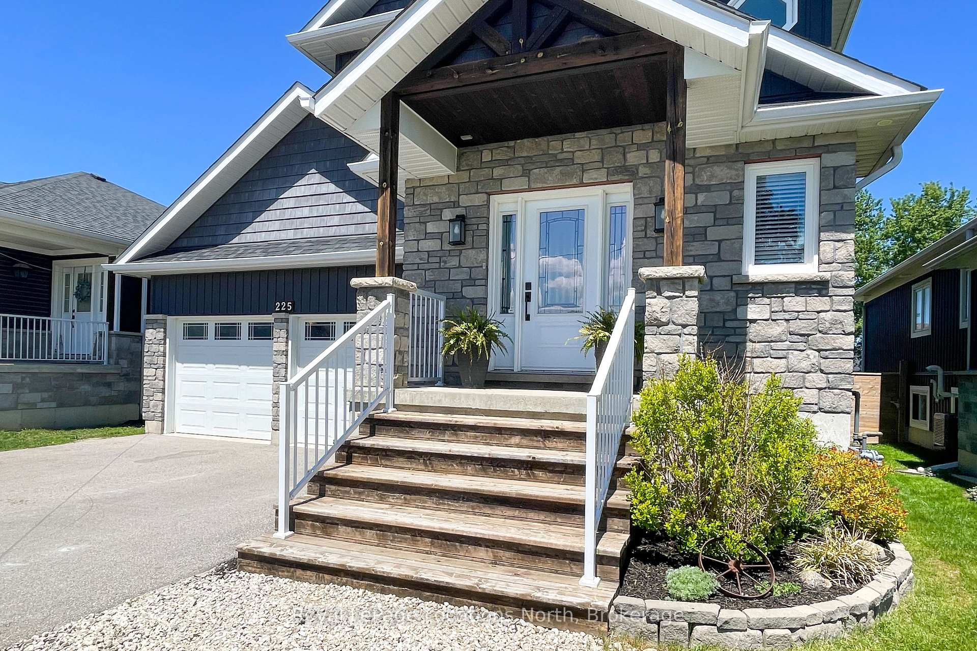 Photo 4 of 225 Quebec Street, Clearview, Stayner — HOMEH