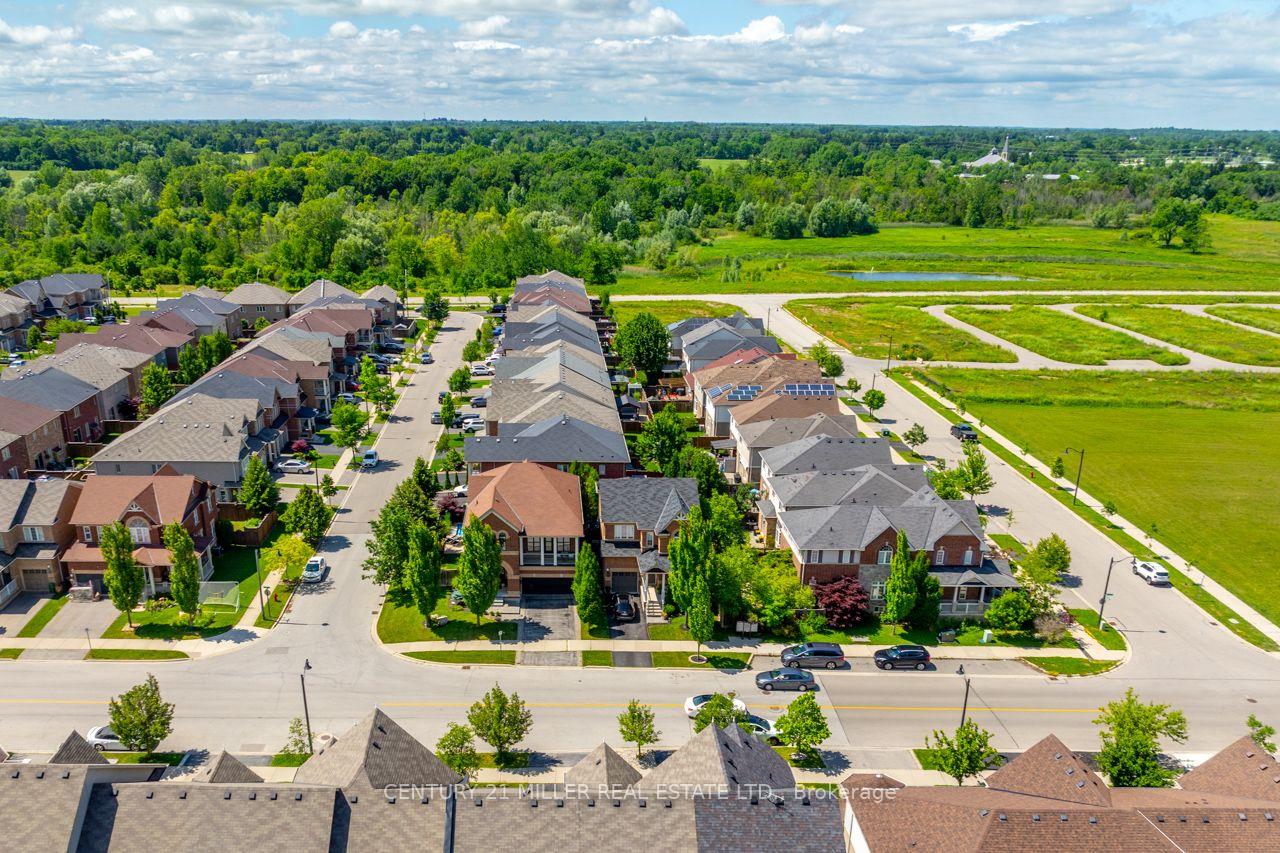 Photo 3 of 156 Nisbet Boulevard, Hamilton, Waterdown — HOMEH