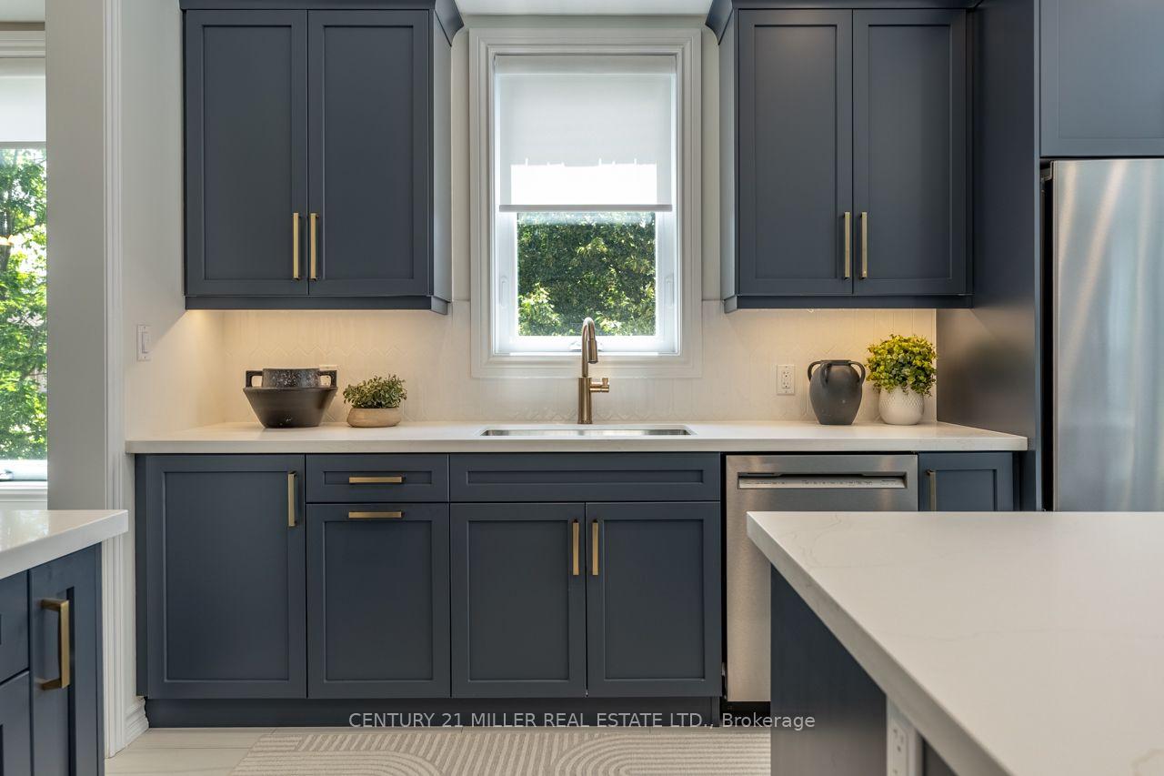 Photo 11 of 156 Nisbet Boulevard, Hamilton, Waterdown — HOMEH